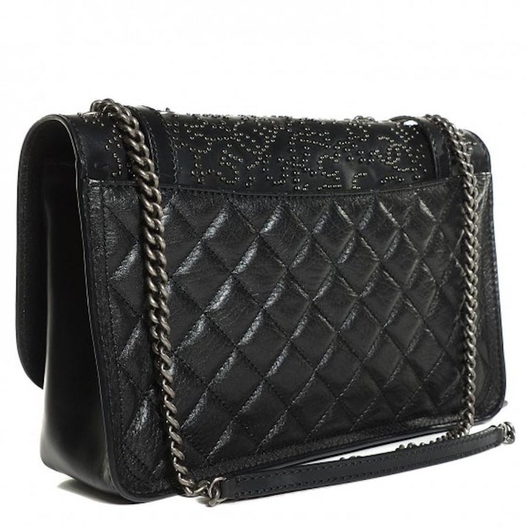 CHANEL Studded Calfskin Lambskin Paris Dallas Flap Black  In Excellent Condition For Sale In Montreal, Quebec