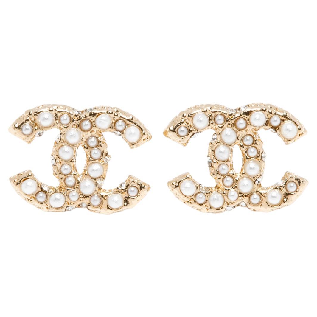 Chanel Studs CC "Diamonds and Pearls"
