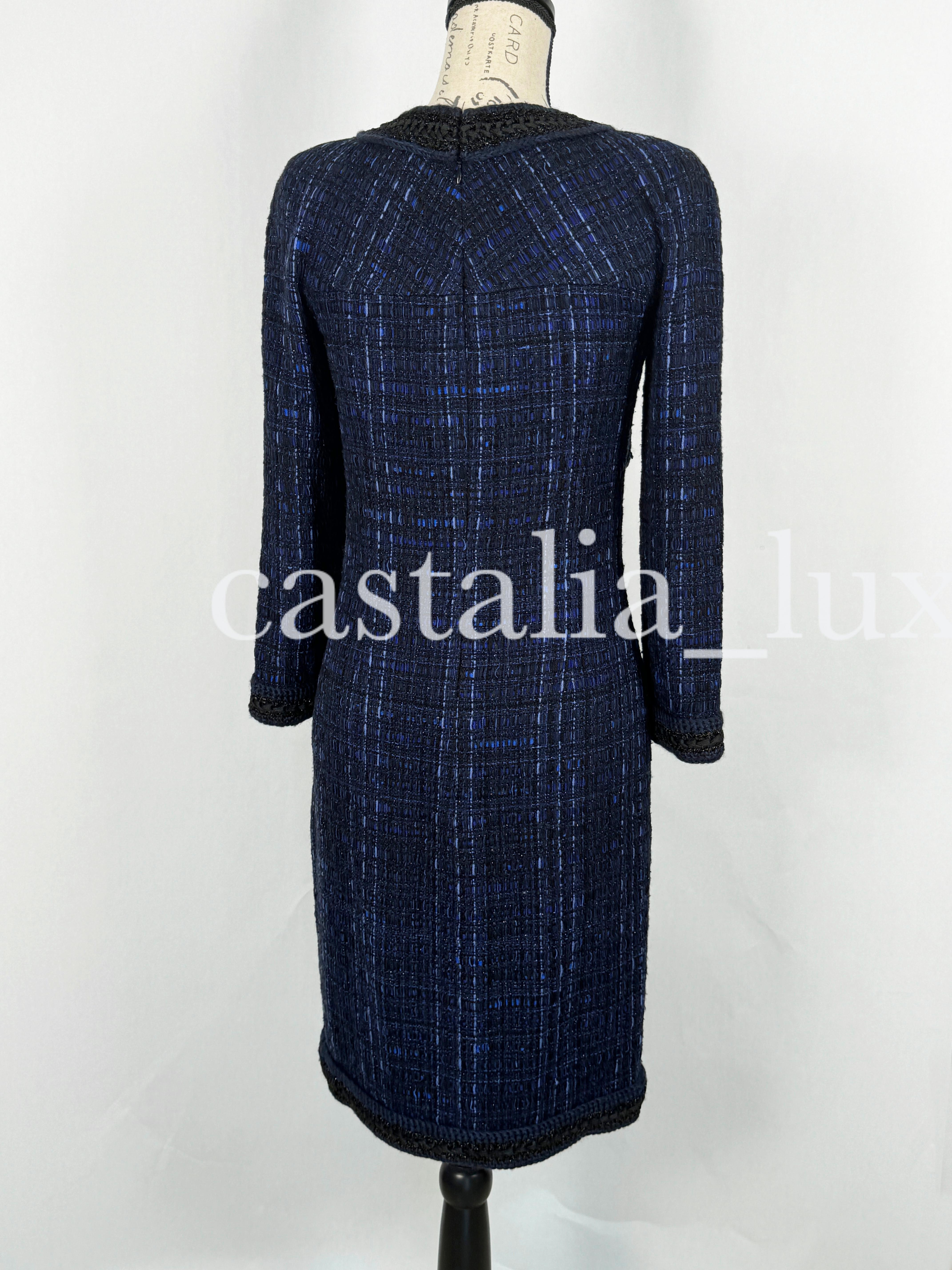 Chanel Atemberaubendes CC Sechseckige Knöpfe Lesage Tweed Kleid im Angebot 8