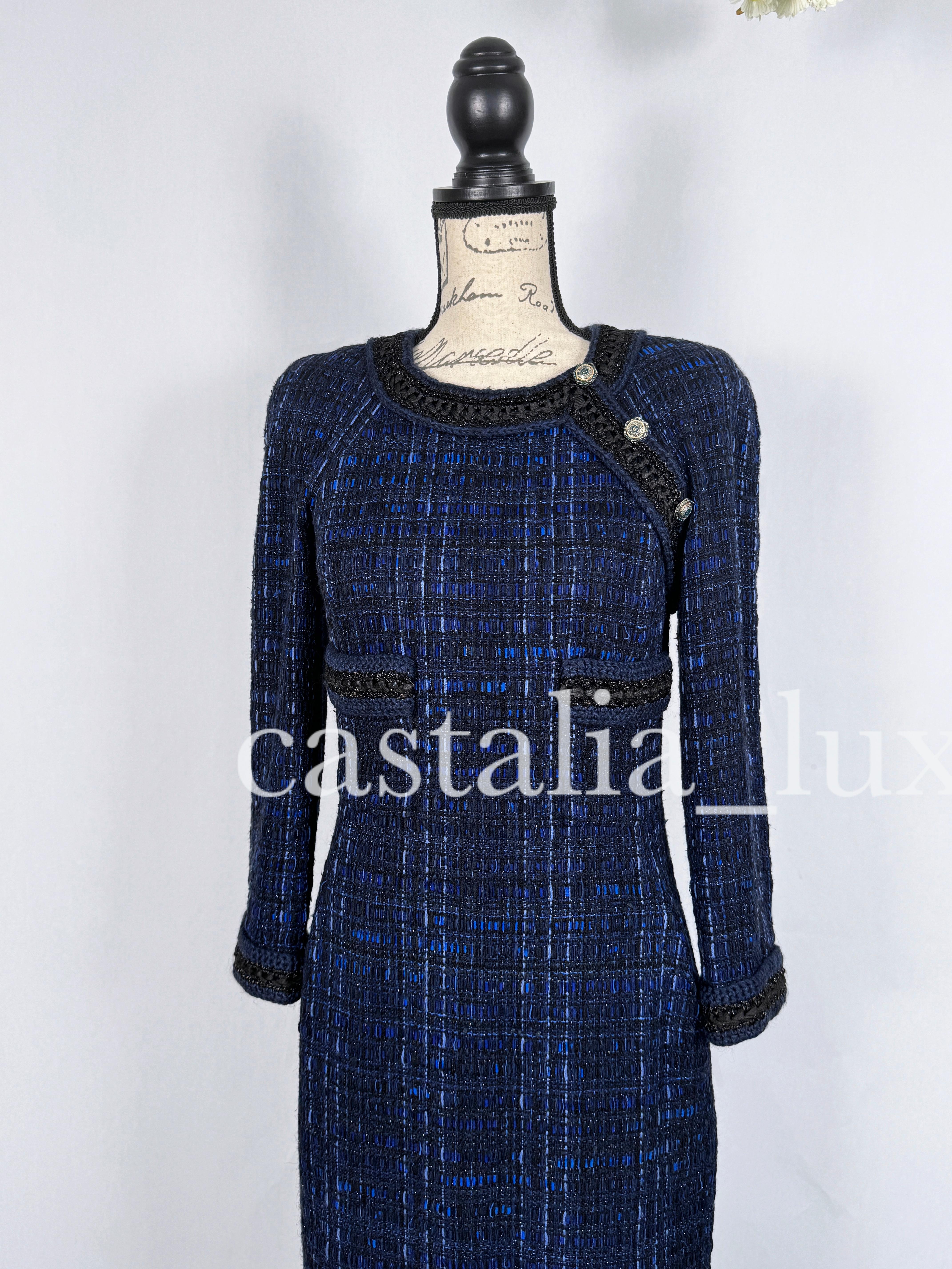 Chanel Atemberaubendes CC Sechseckige Knöpfe Lesage Tweed Kleid für Damen oder Herren im Angebot