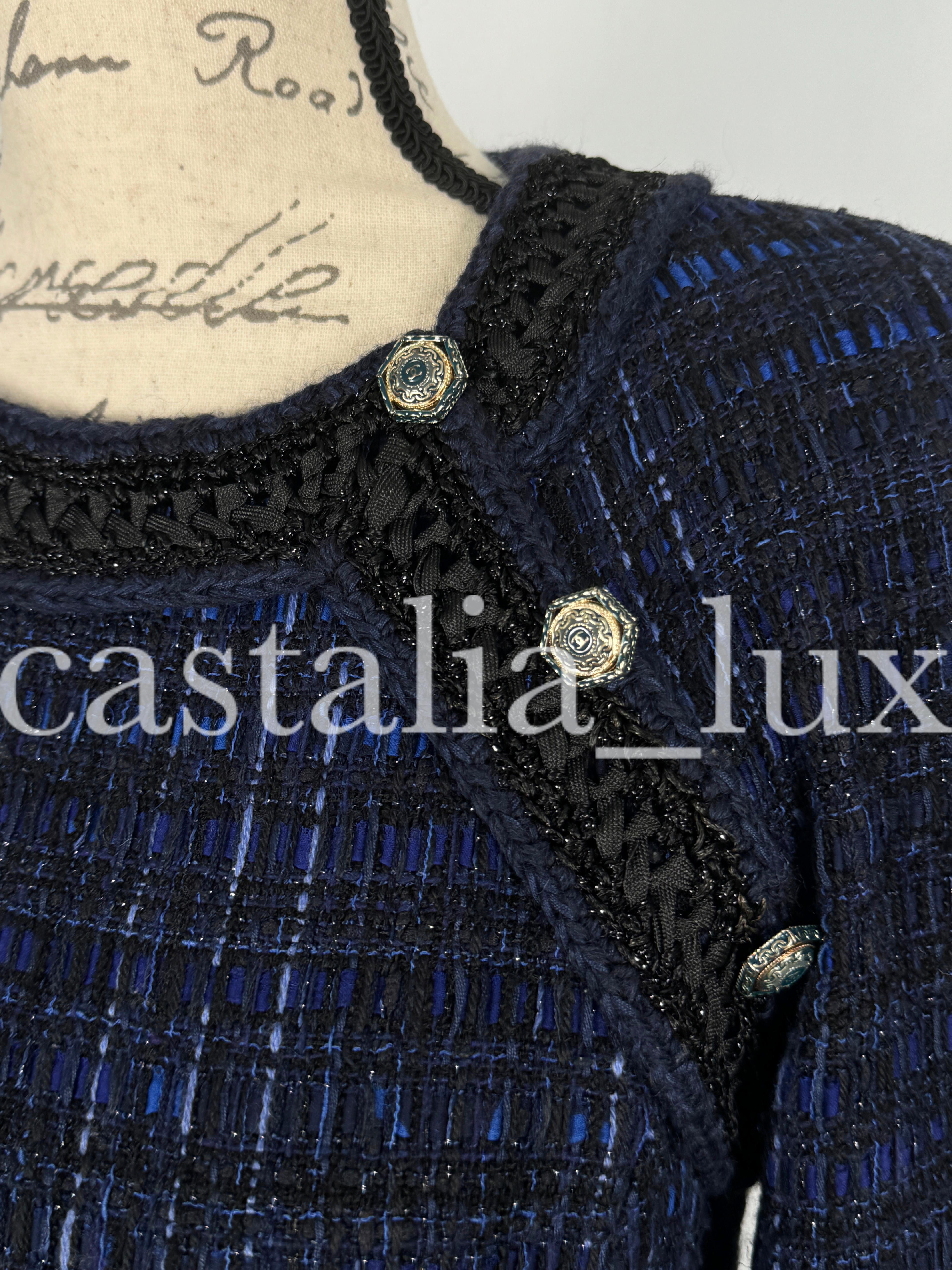 Chanel Atemberaubendes CC Sechseckige Knöpfe Lesage Tweed Kleid im Angebot 1