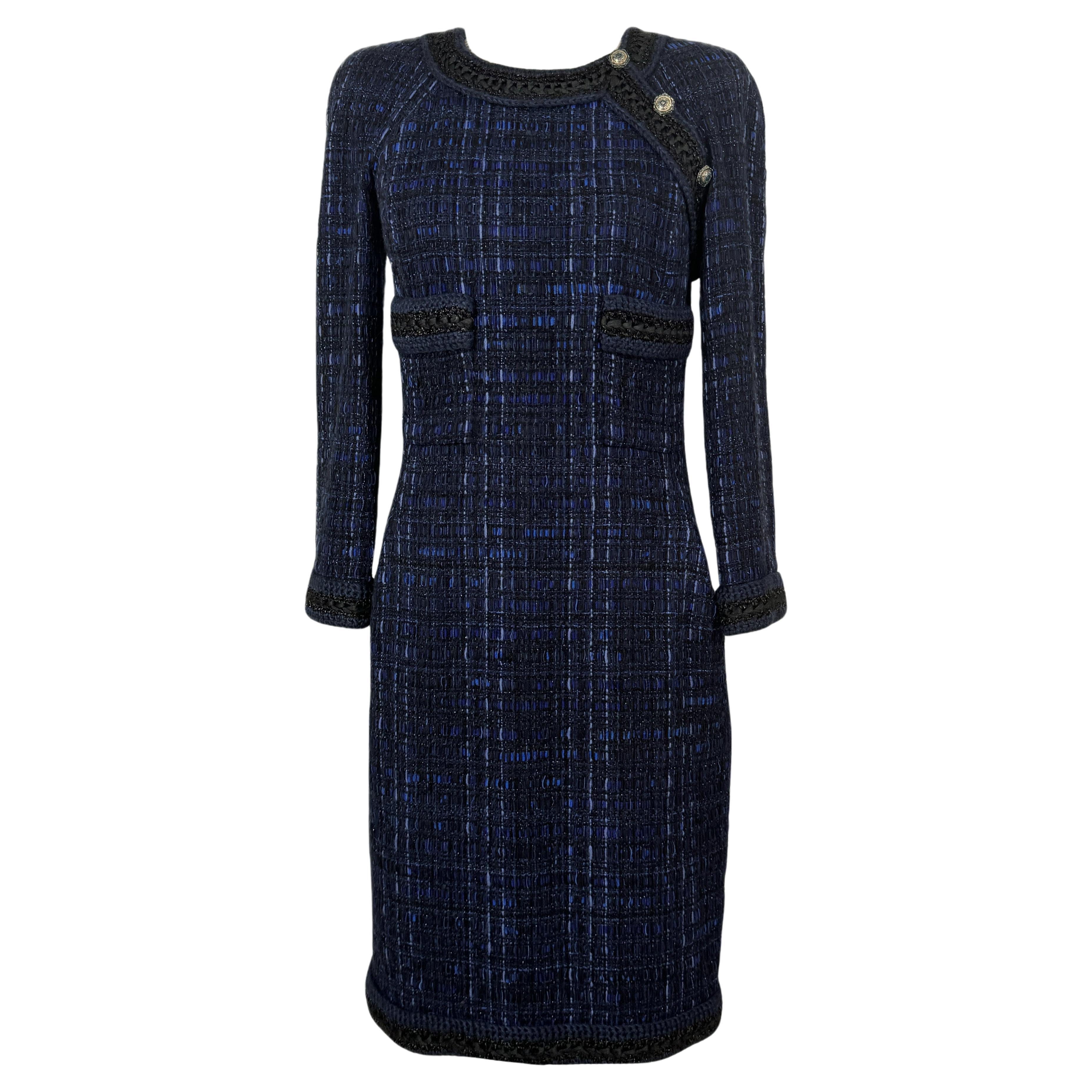 Chanel Atemberaubendes CC Sechseckige Knöpfe Lesage Tweed Kleid im Angebot