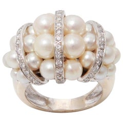 Chanel Style Cultured Pearls Diamonds 18 Carats White Gold Cocktail Ring