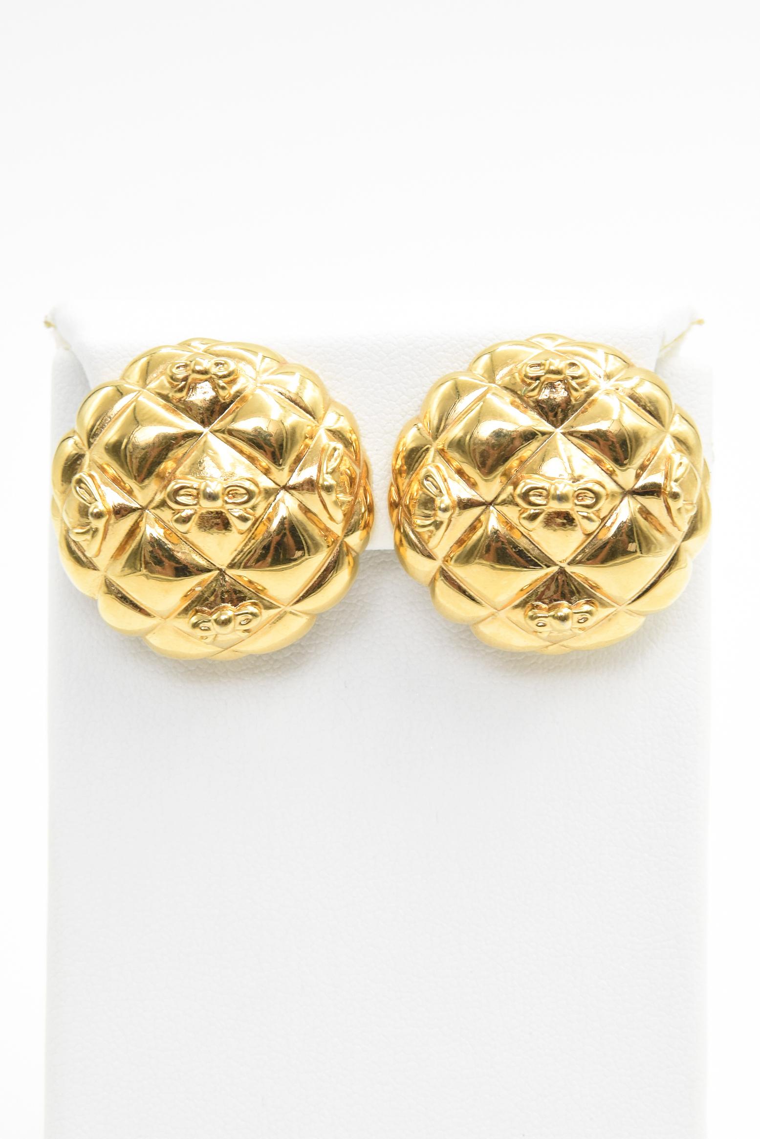 Chanel Style Quilted with Bows Gold Tone Button Clip On Earrings 4