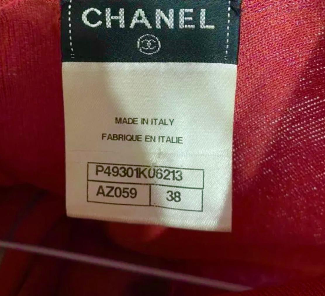 Chanel Stilvolles Fuchsia-Kleid mit CC-Knöpfen im Angebot 6