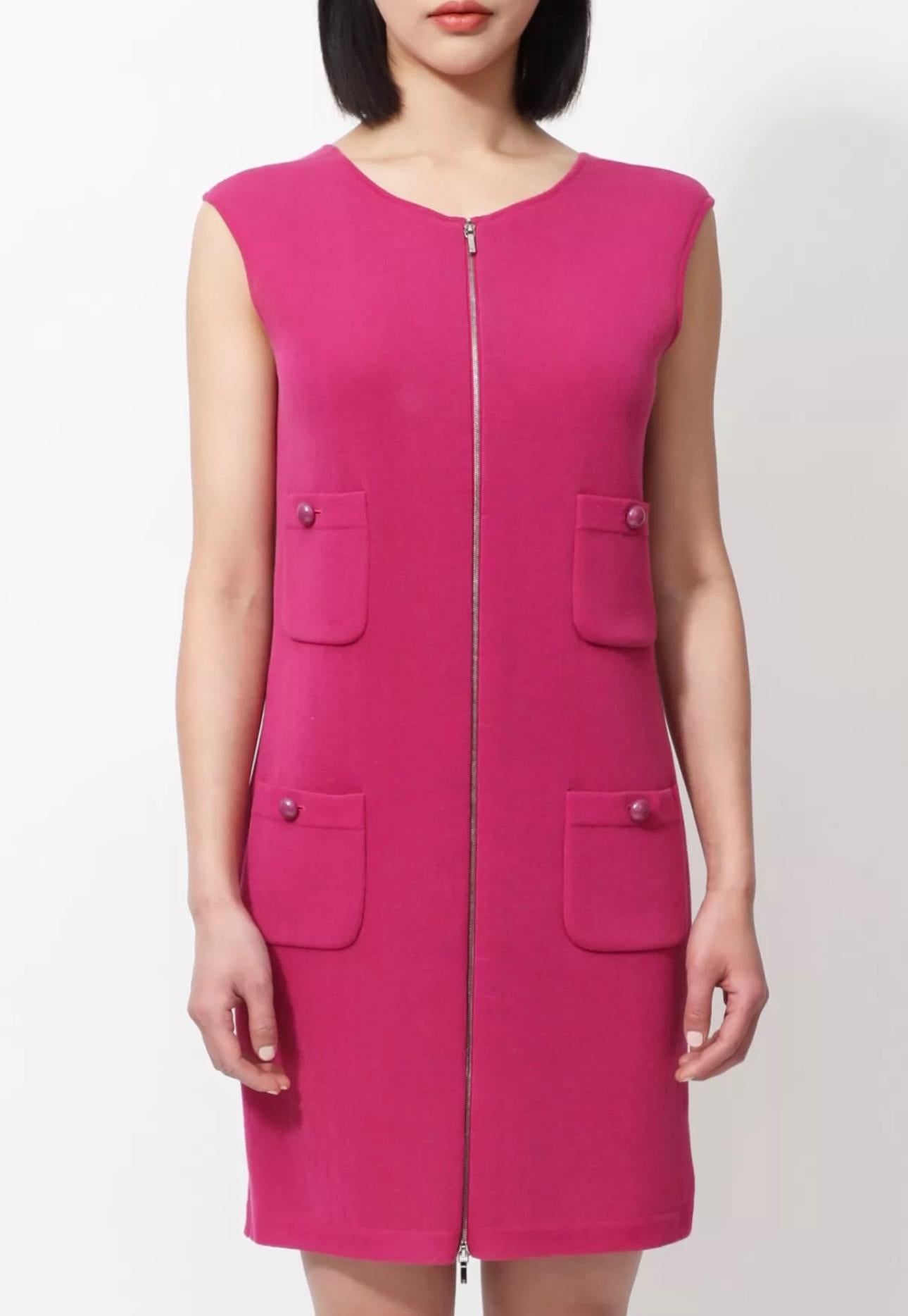 Chanel Stylish Fuchsia Dress with CC Buttons For Sale 3