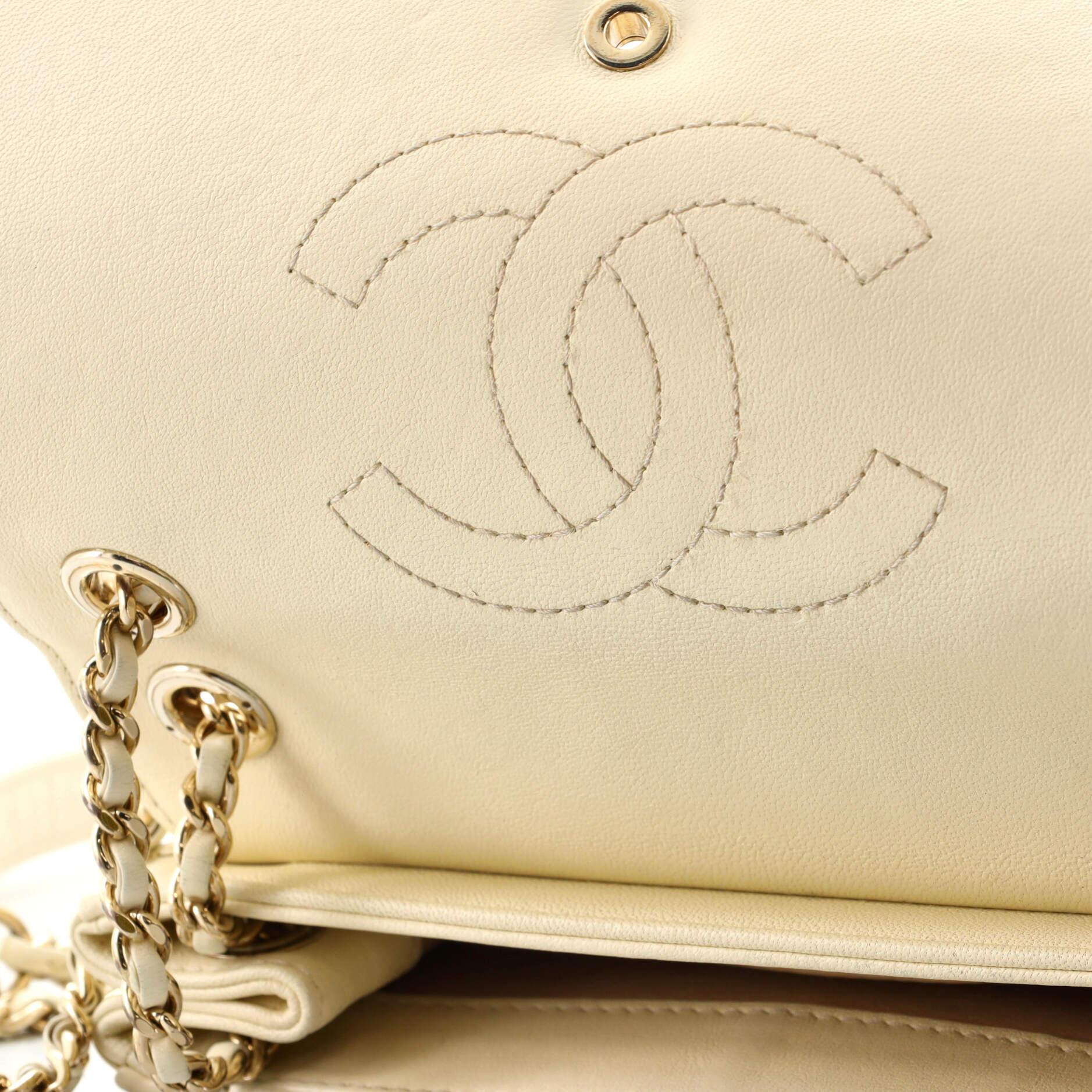 Chanel Subtle Chain Flap Bag Chevron Schaffell Medium 3