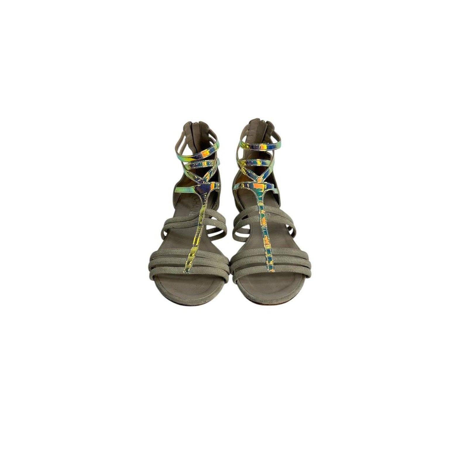 Gris Chanel Suede Flat Multicolor Glossy Straps Sandals Sz.37 en vente