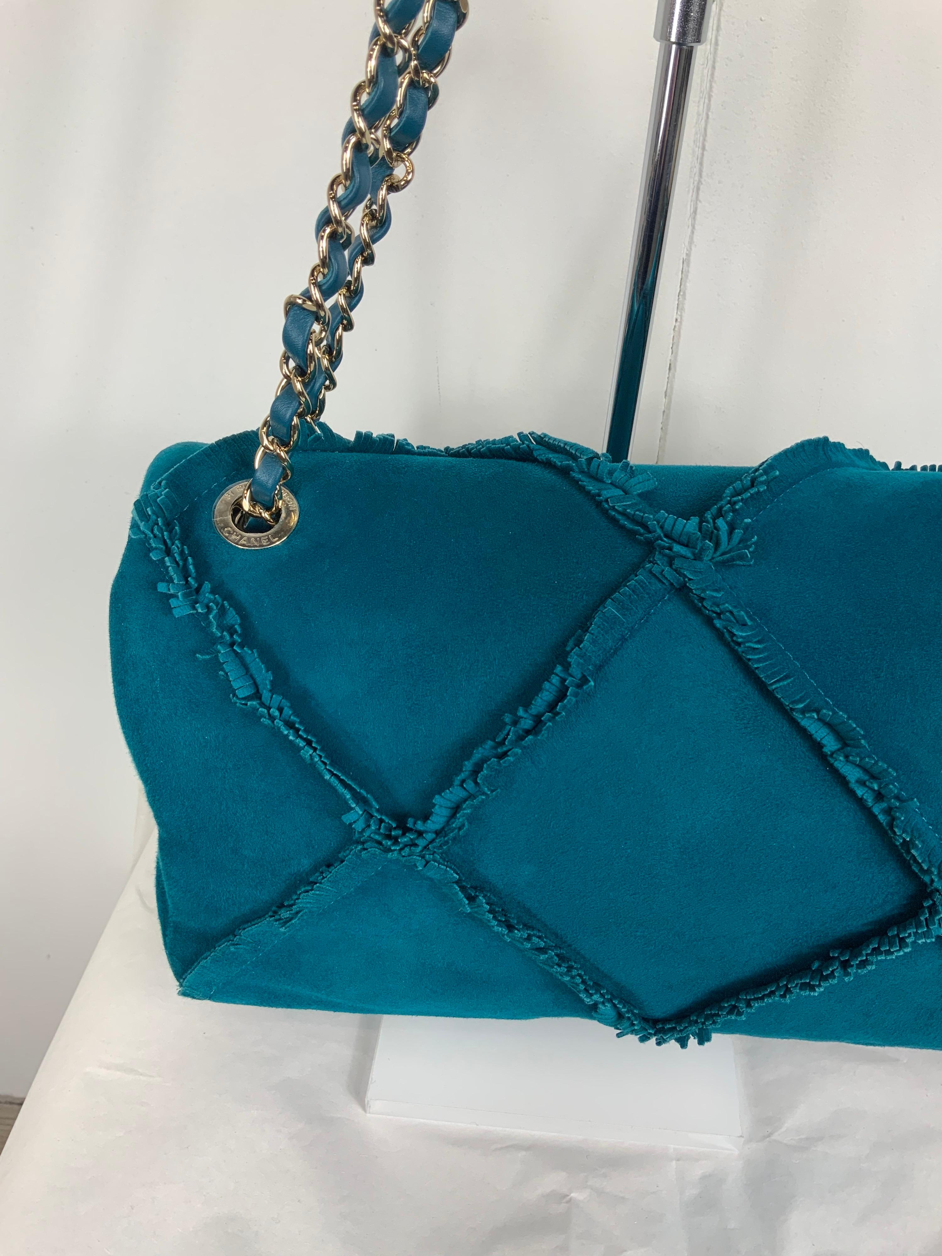 Chanel suede goat skin and gold tone metal dark blue flap bag In Excellent Condition In Carnate, IT