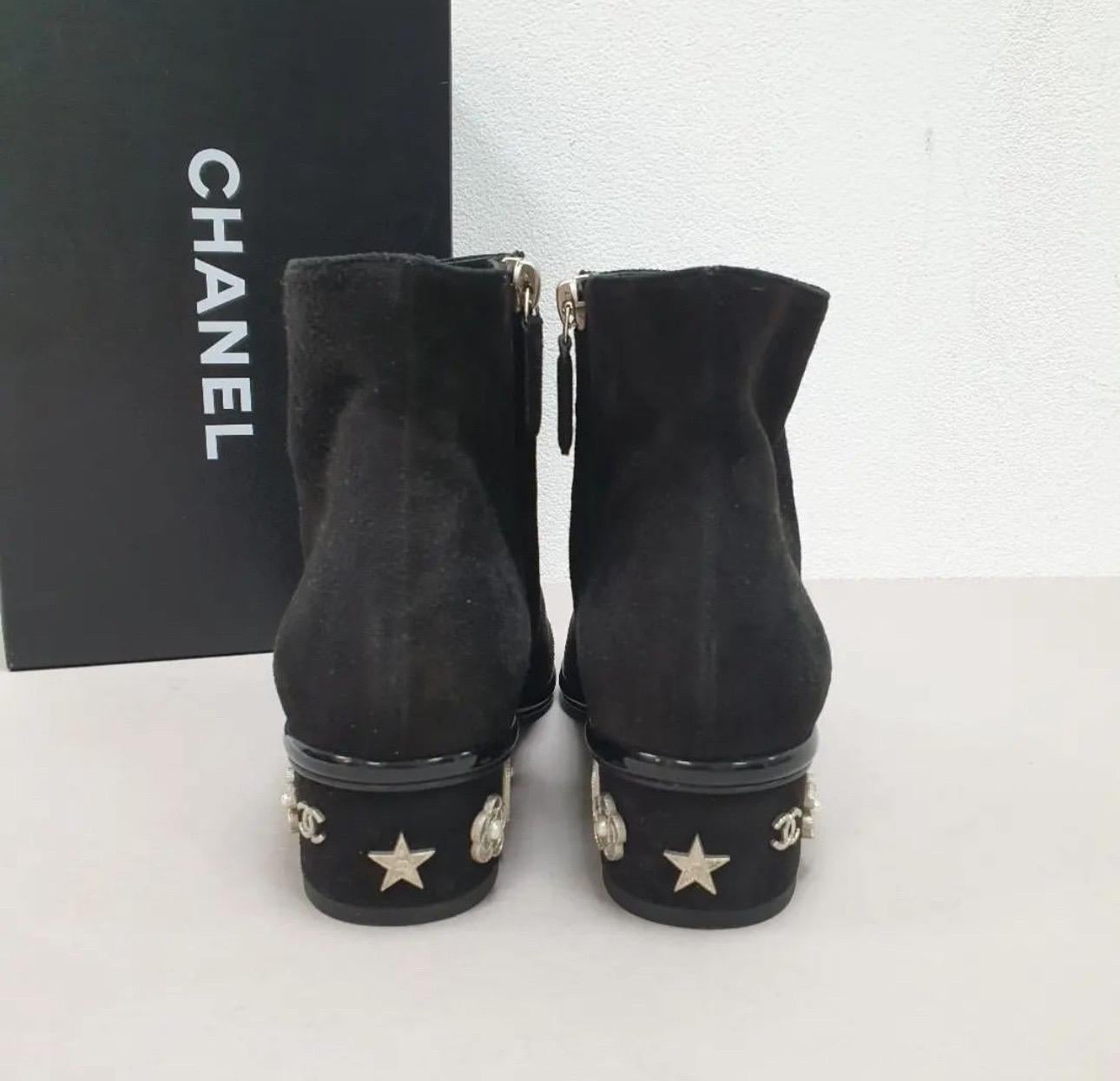 Chanel  Suede Patent Calfskin Charm Cap Toe Short Boots  In Good Condition For Sale In Krakow, PL