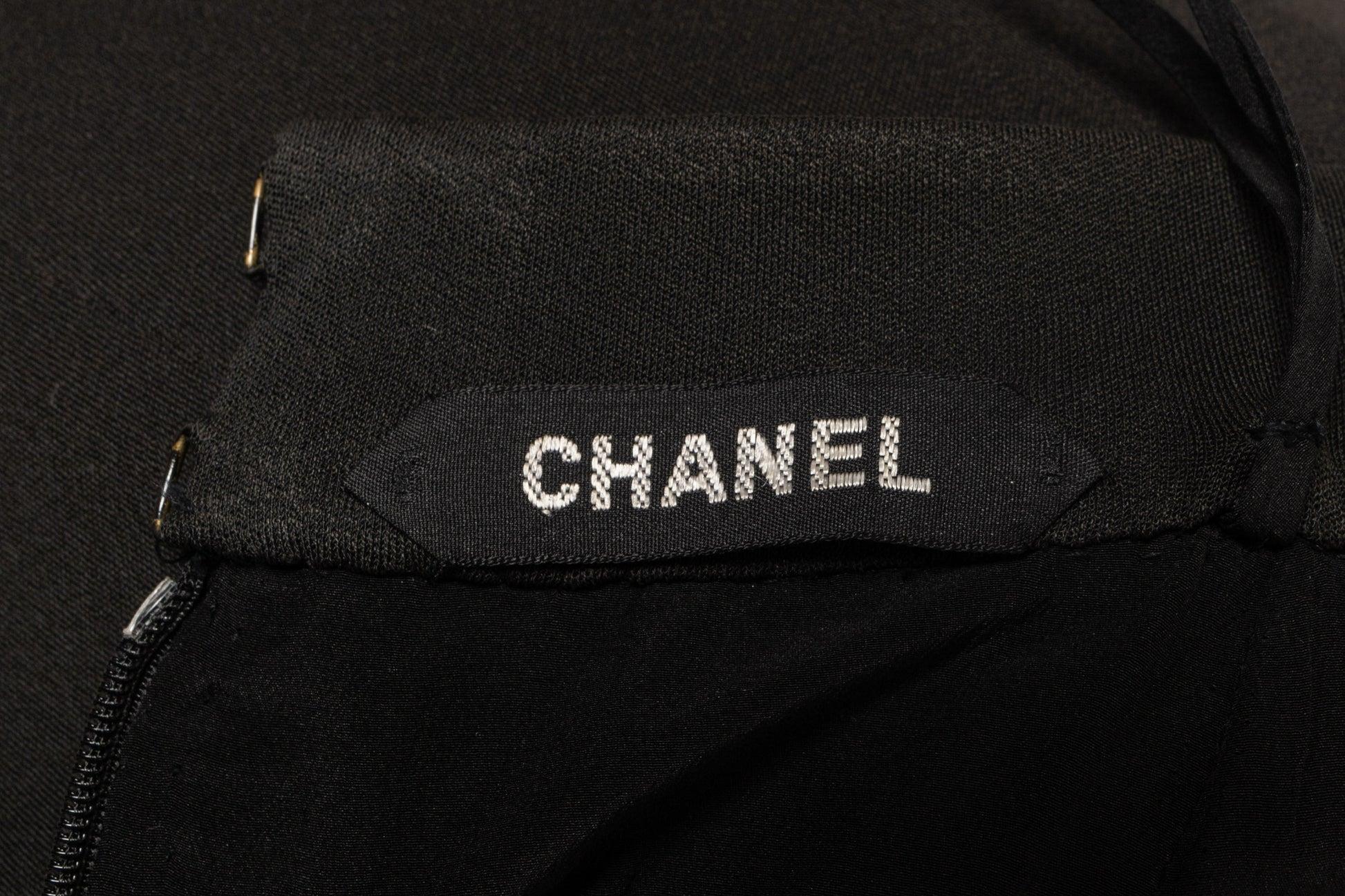 Chanel Suit of Jacket and Skirt Haute Couture, 1995 For Sale 7