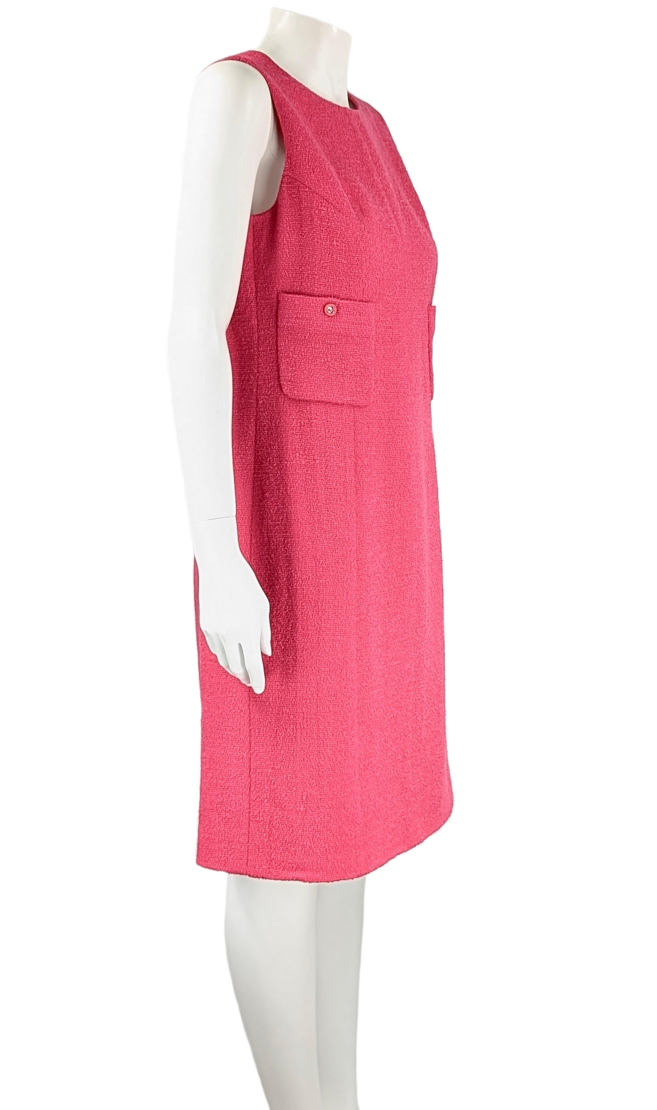 CHANEL Anzug aus rosa Jacke und Kleid mit Jacke F/S 1996 im Angebot 7