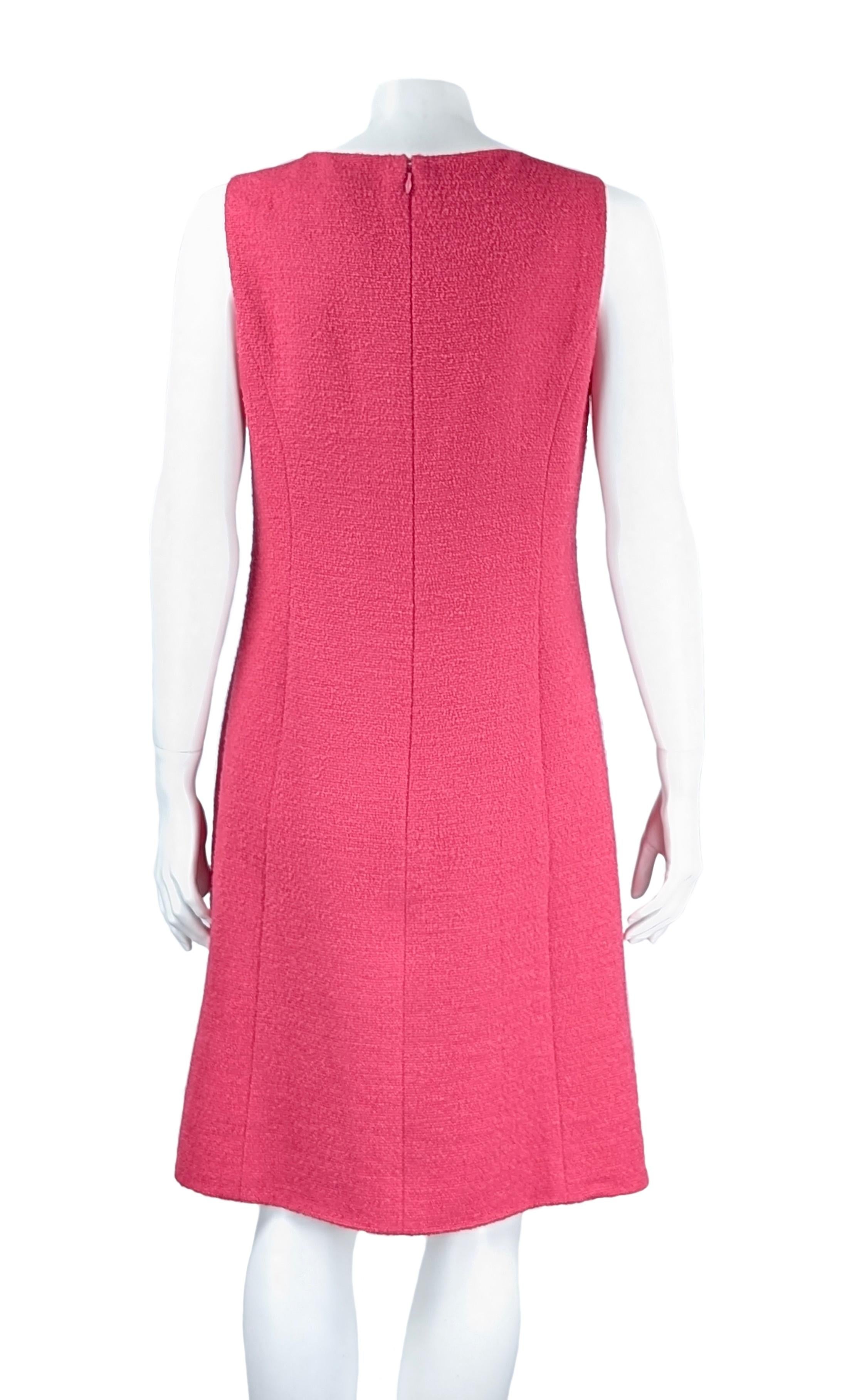 CHANEL Anzug aus rosa Jacke und Kleid mit Jacke F/S 1996 im Angebot 8