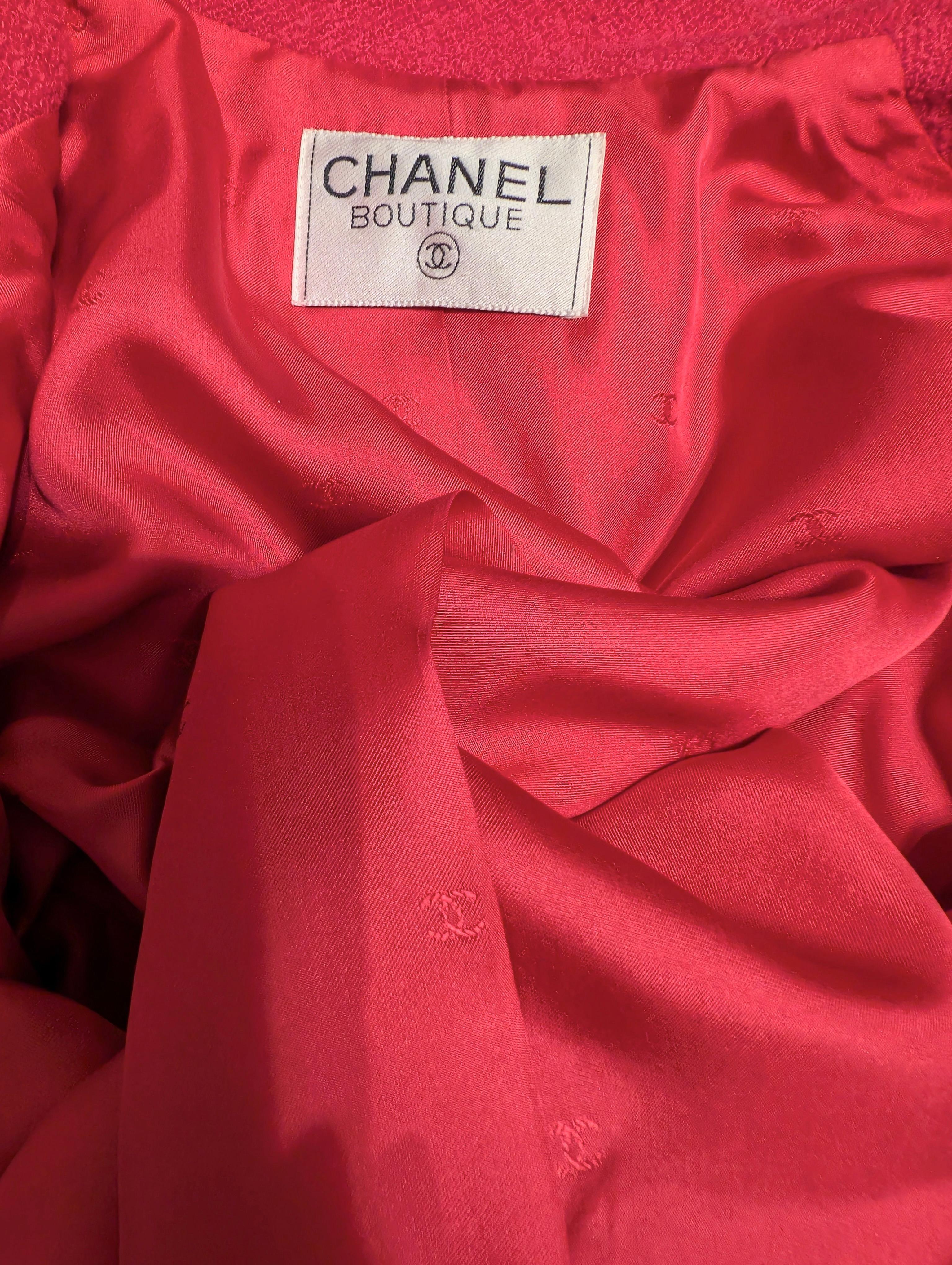 CHANEL Anzug aus rosa Jacke und Kleid mit Jacke F/S 1996 im Angebot 10