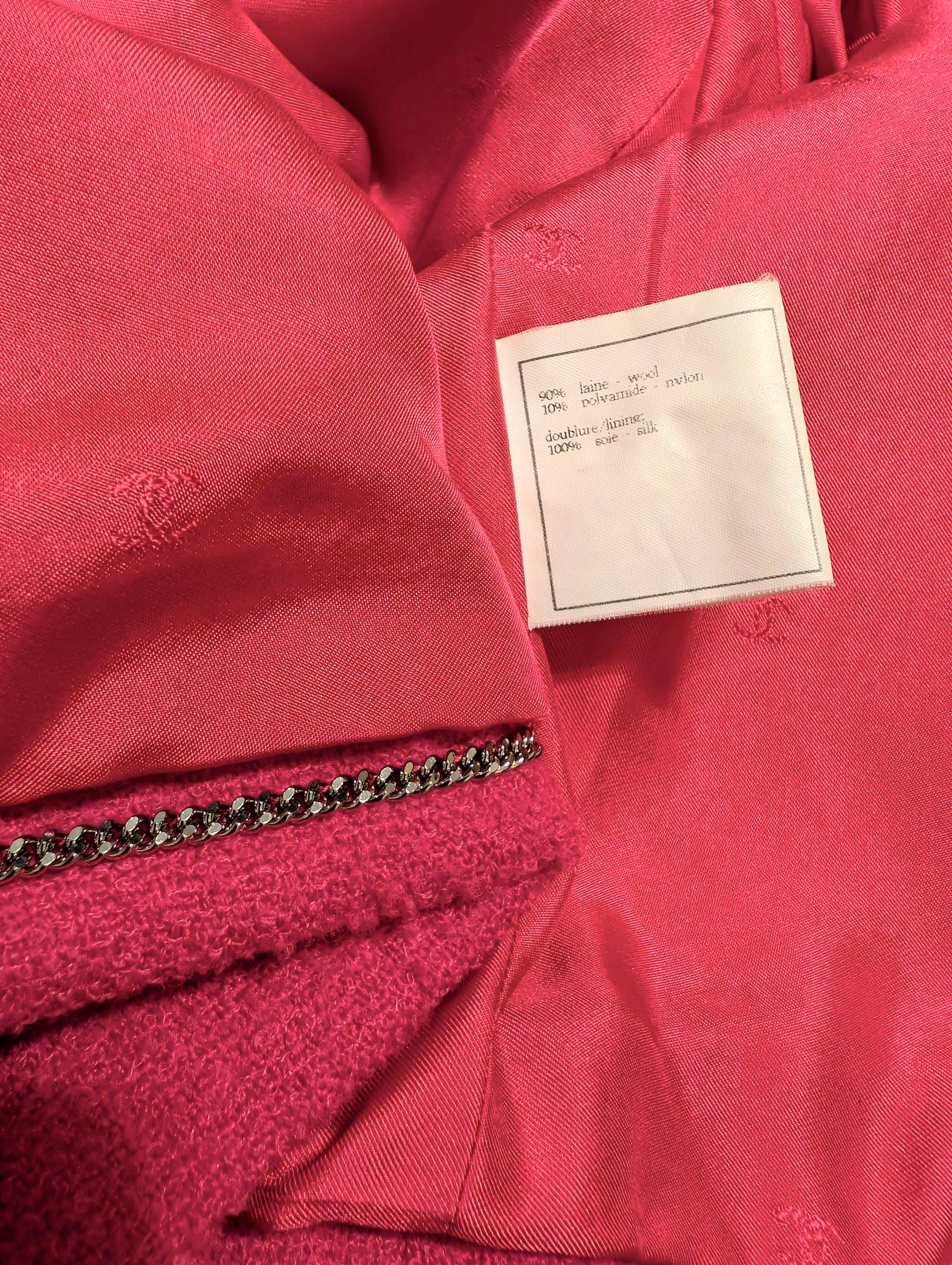 CHANEL Anzug aus rosa Jacke und Kleid mit Jacke F/S 1996 im Angebot 11