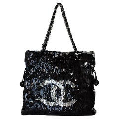 Chanel Noches de verano Bolso pequeño con cordón de lentejuelas SHW