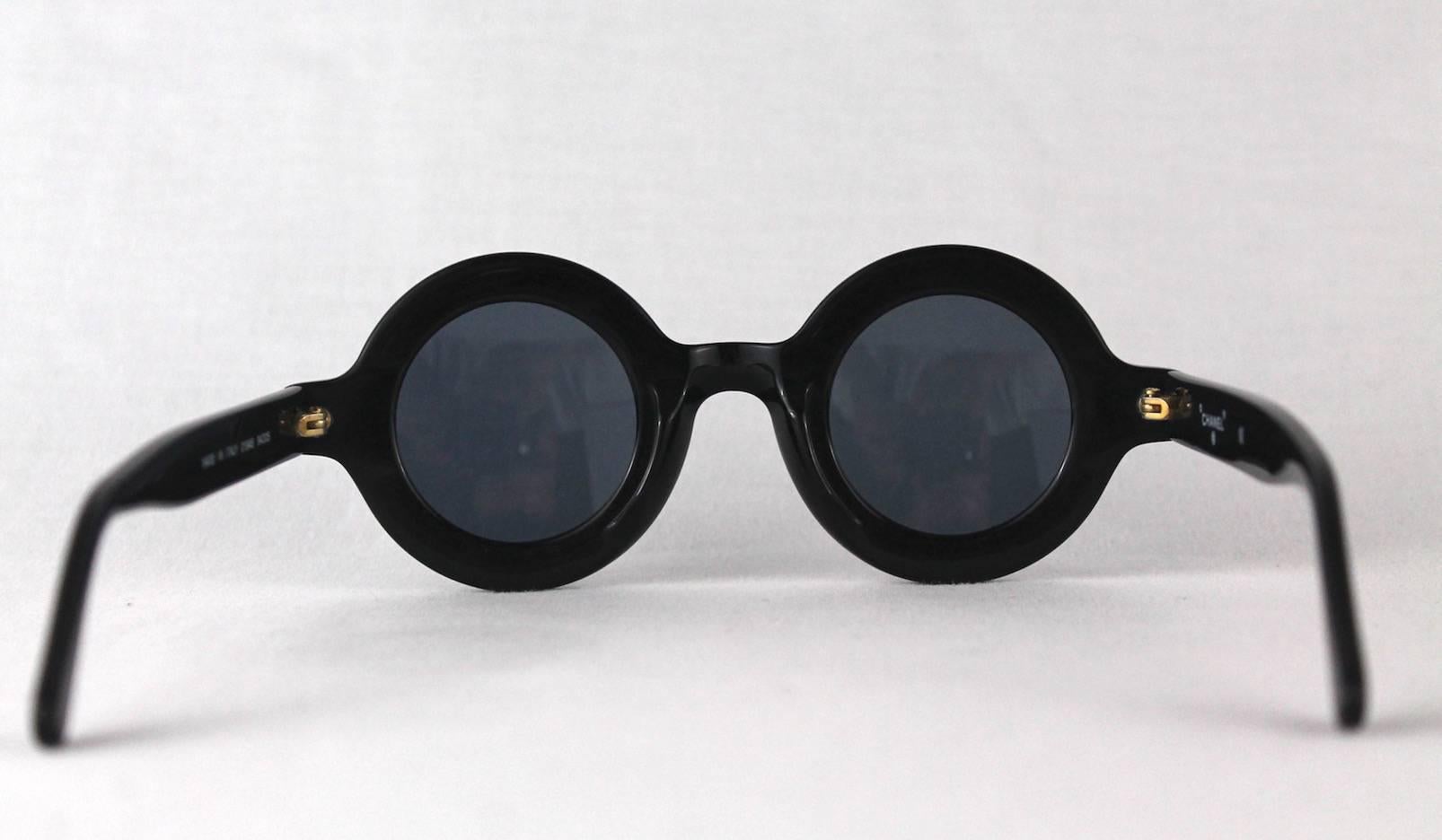 Chanel Sunglasses Style 01945 in Black from Spring Summer 1993 In Good Condition In Los Angeles, CA