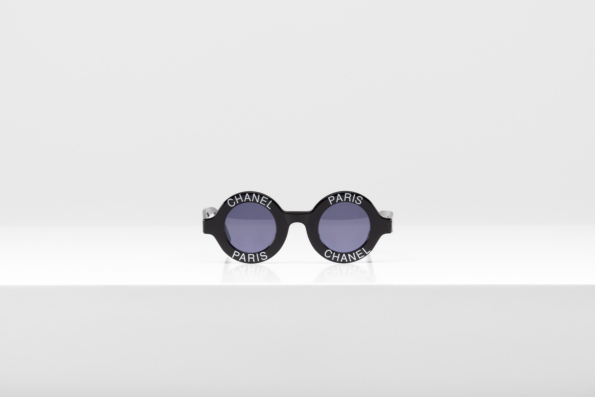 Black Chanel Sunglasses Vintage 90's Paris CC Logo  For Sale