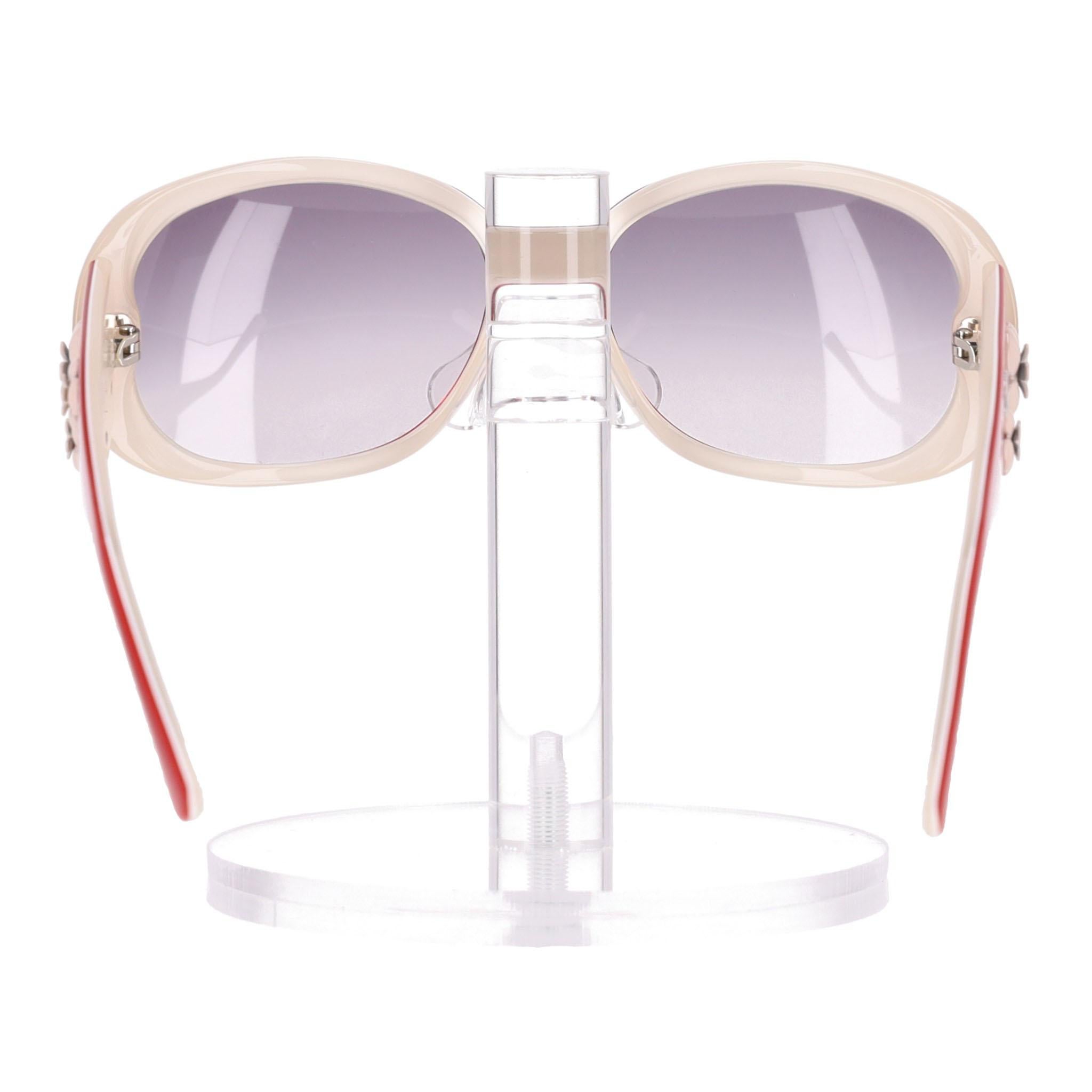 Gafas de sol Chanel con flor de camelia &  Logo 'CC' En Los Brazos Gris en venta