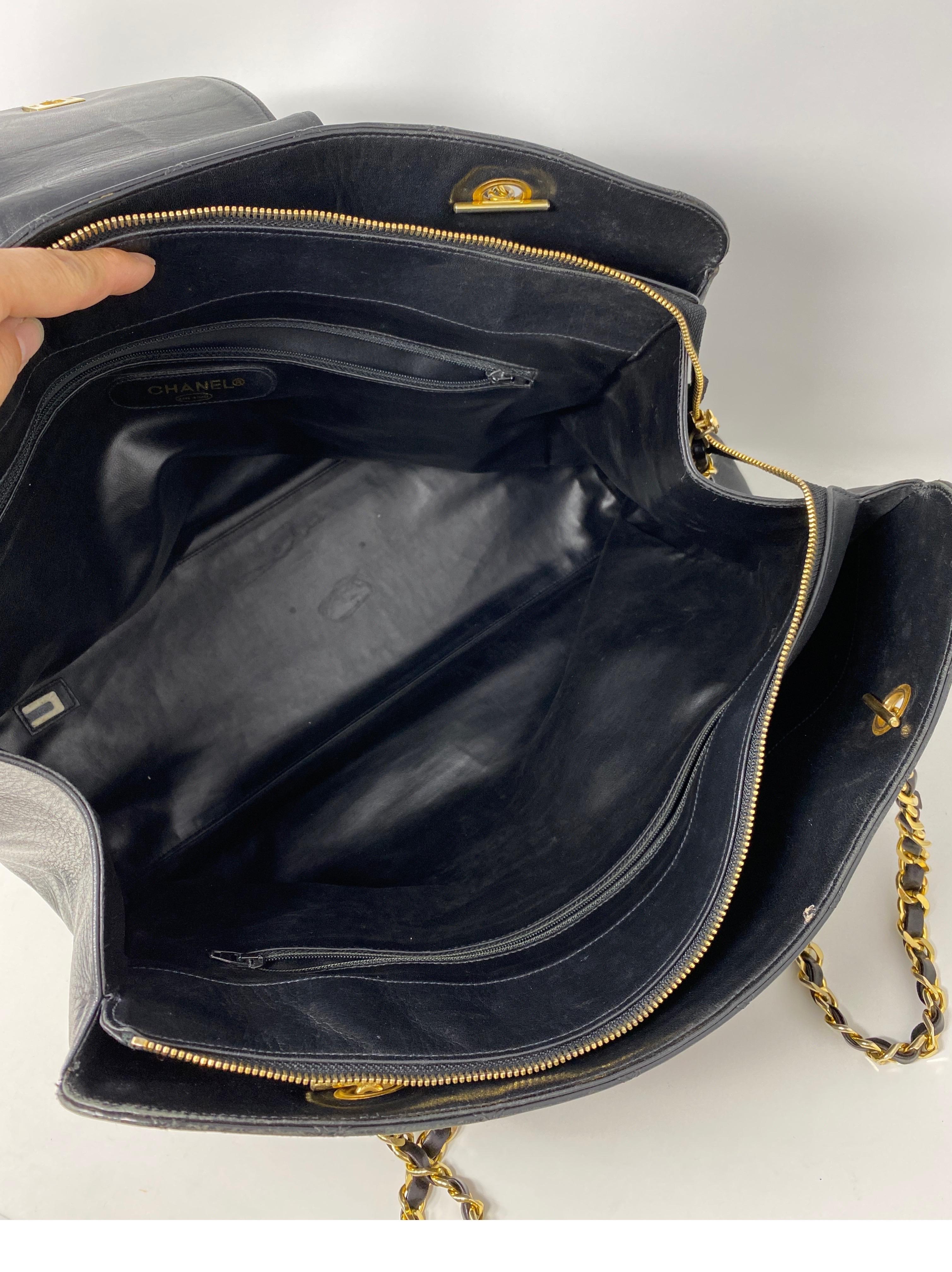 Chanel Super Model Tragetasche 12