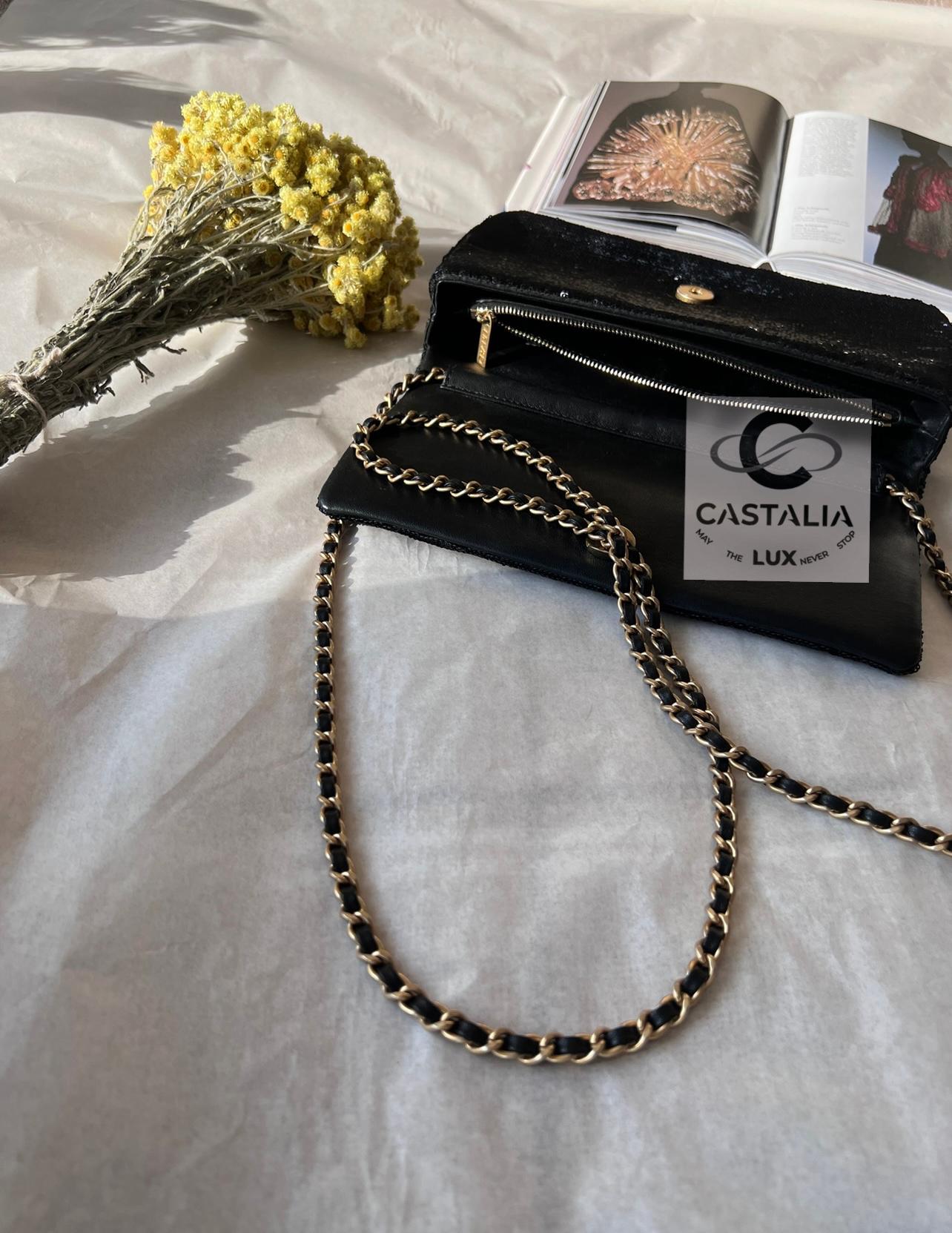 Chanel Paris / Cosmopolite Rare CC Dare To Disturb Flap Bag For Sale 6