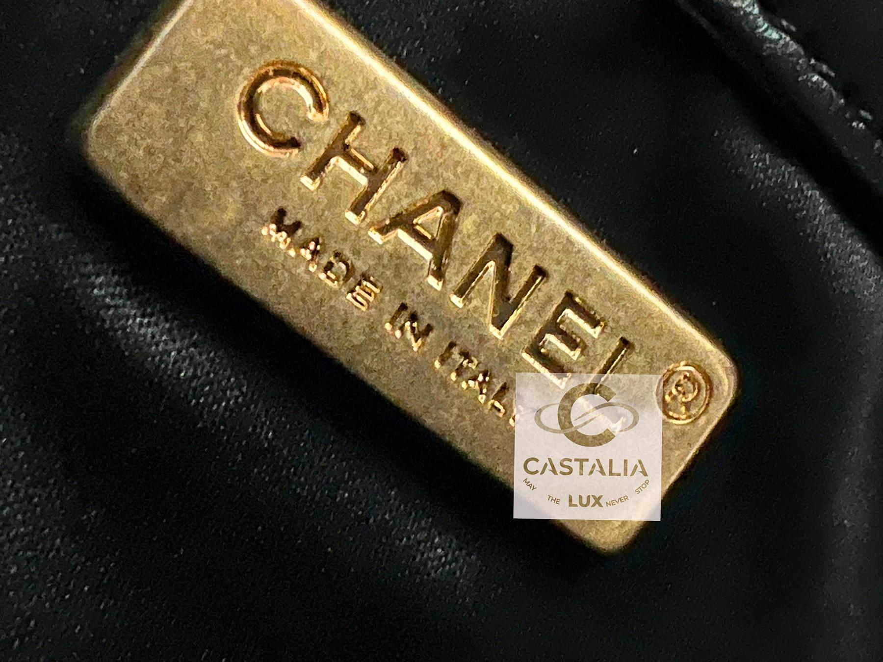 Chanel Paris / Cosmopolite Rare CC Dare To Disturb Flap Bag For Sale 10