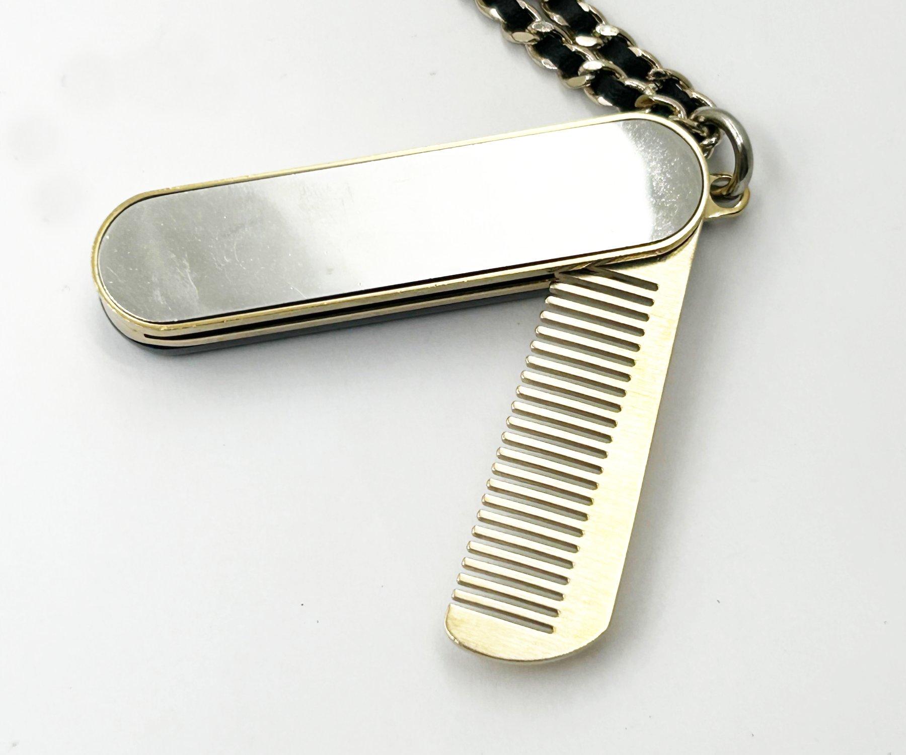 Chanel Super Rare Gold CC Black Comb Mirror Pendant Necklace Bon état - En vente à Pasadena, CA