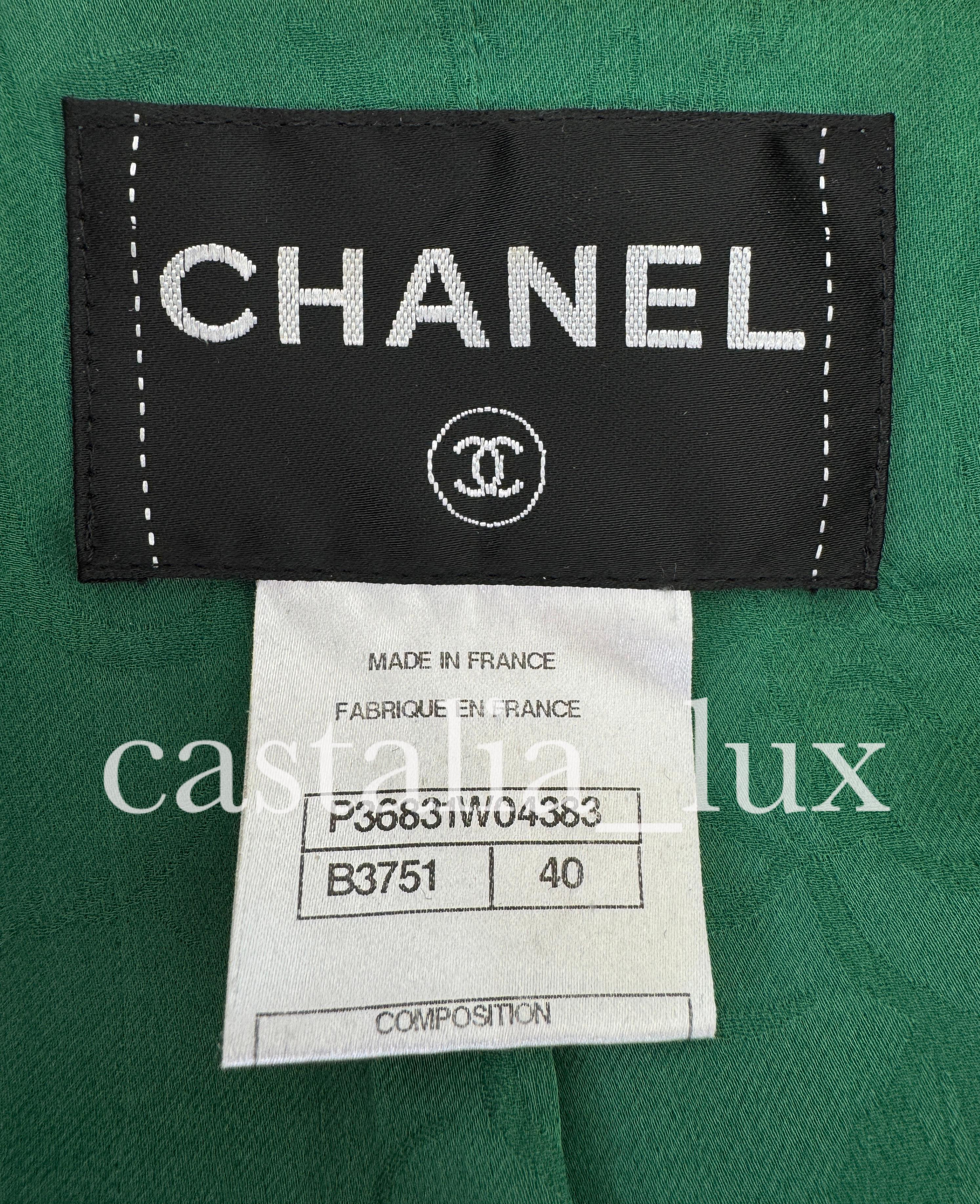 Chanel Super Rare Green and Black Lesage Tweed Jacker 11