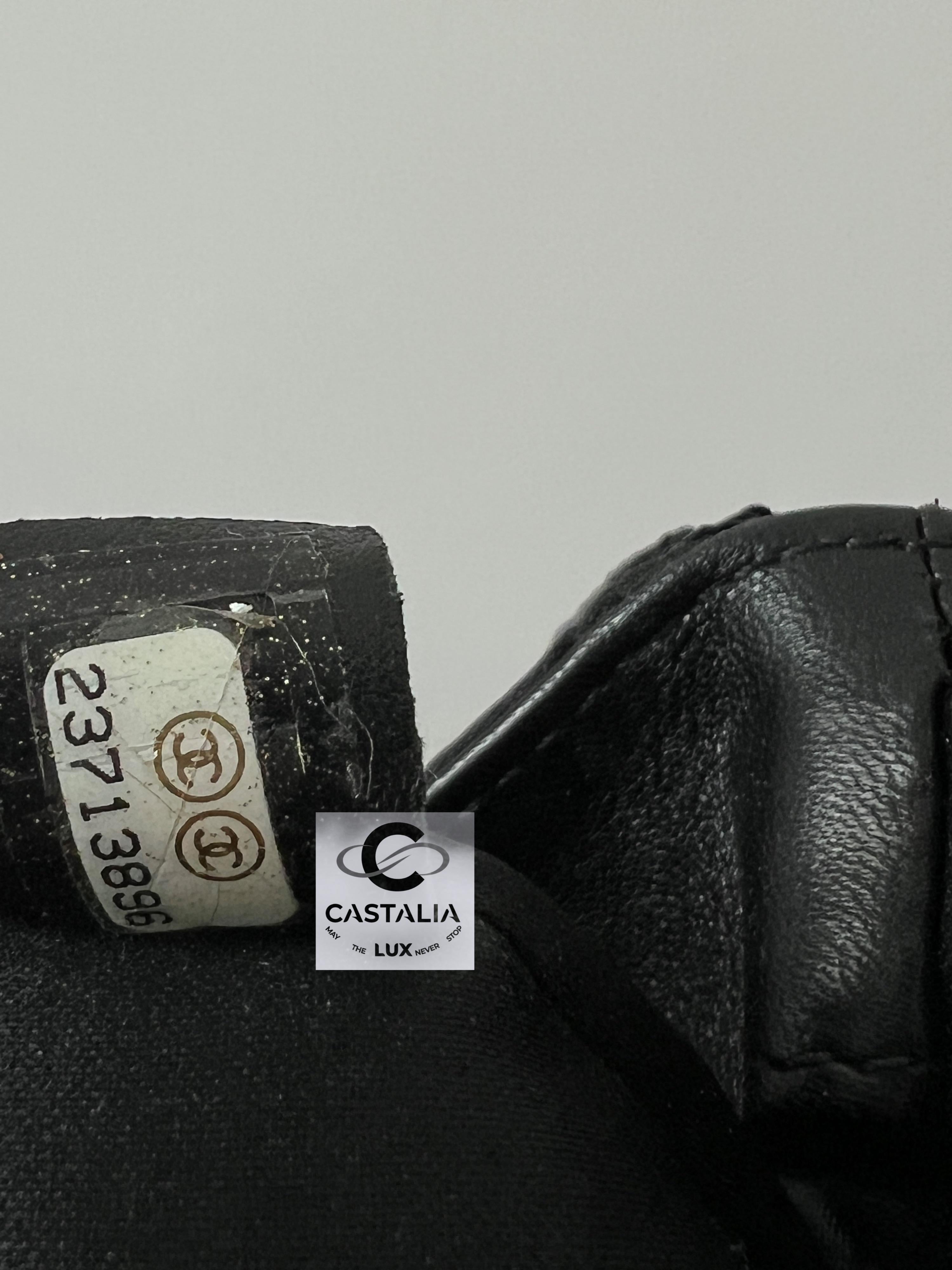 Chanel Super Rare Paris / Cosmopolite Klappentasche im Angebot 10