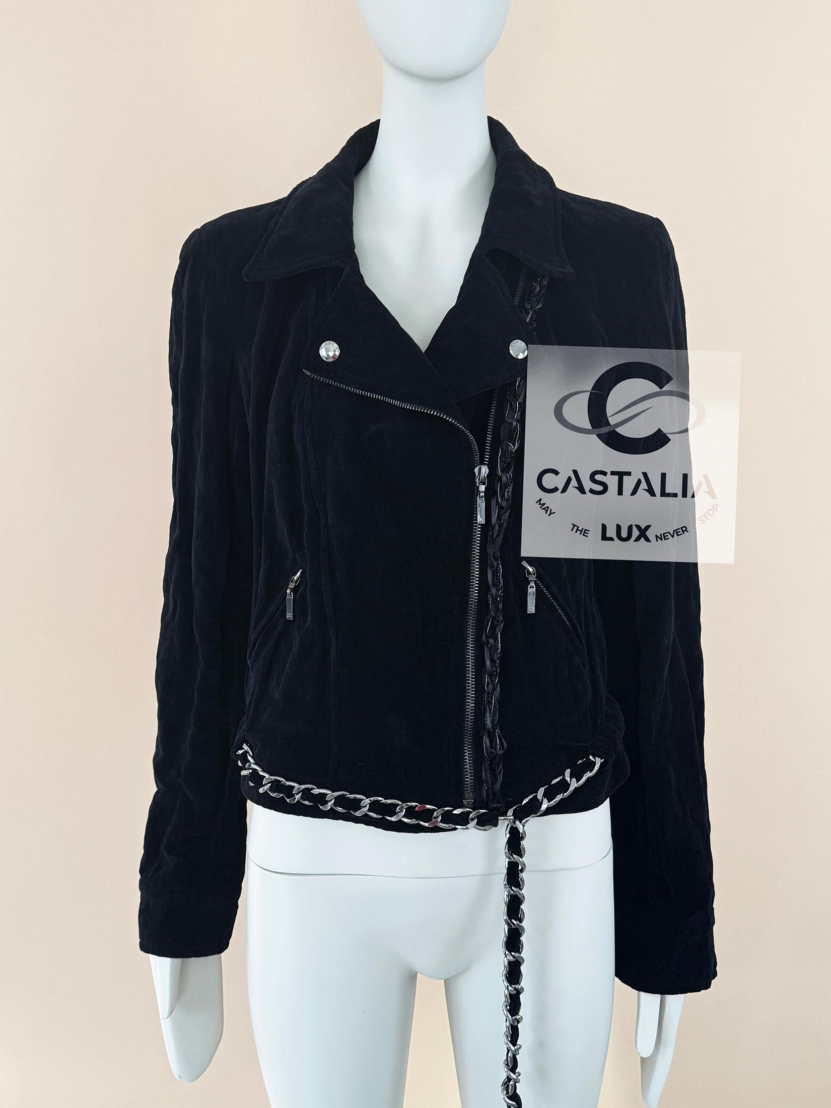 Chanel Super Rare Bikerjacke aus Samt mit Kettengürtel 40 FR (Schwarz) im Angebot