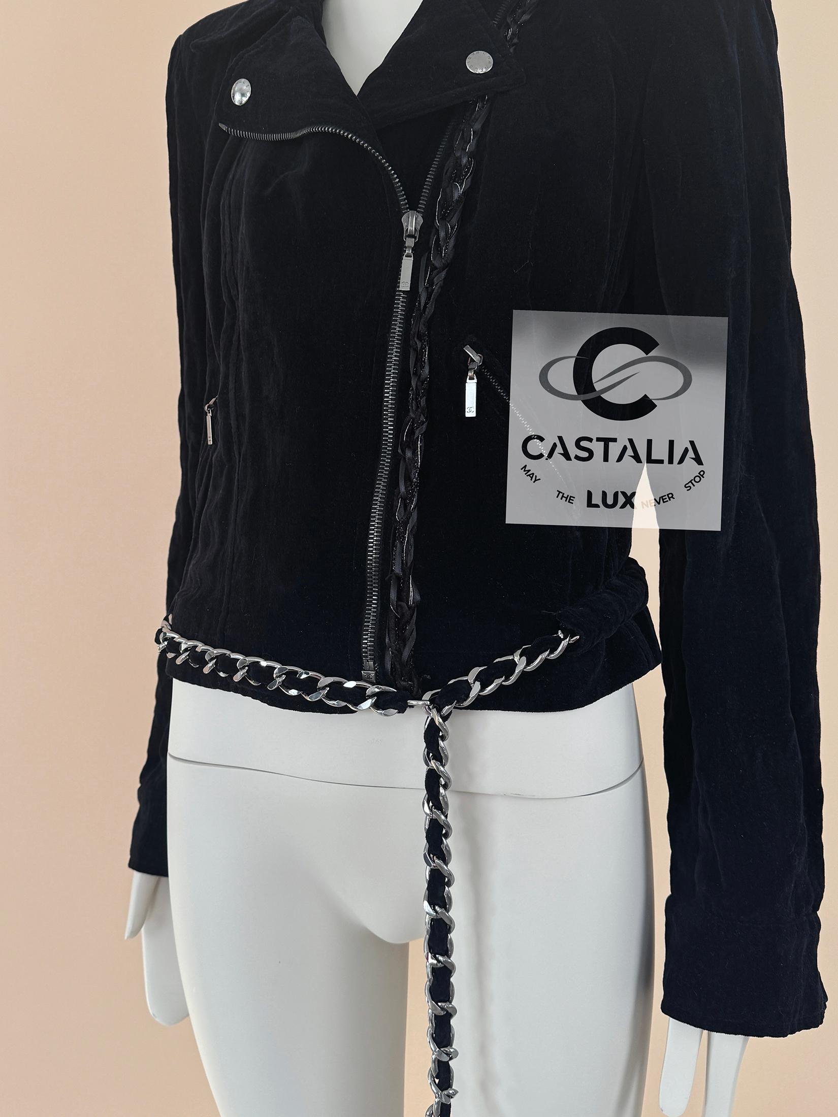 Chanel Super Rare Bikerjacke aus Samt mit Kettengürtel 40 FR im Zustand „Hervorragend“ im Angebot in Dubai, AE