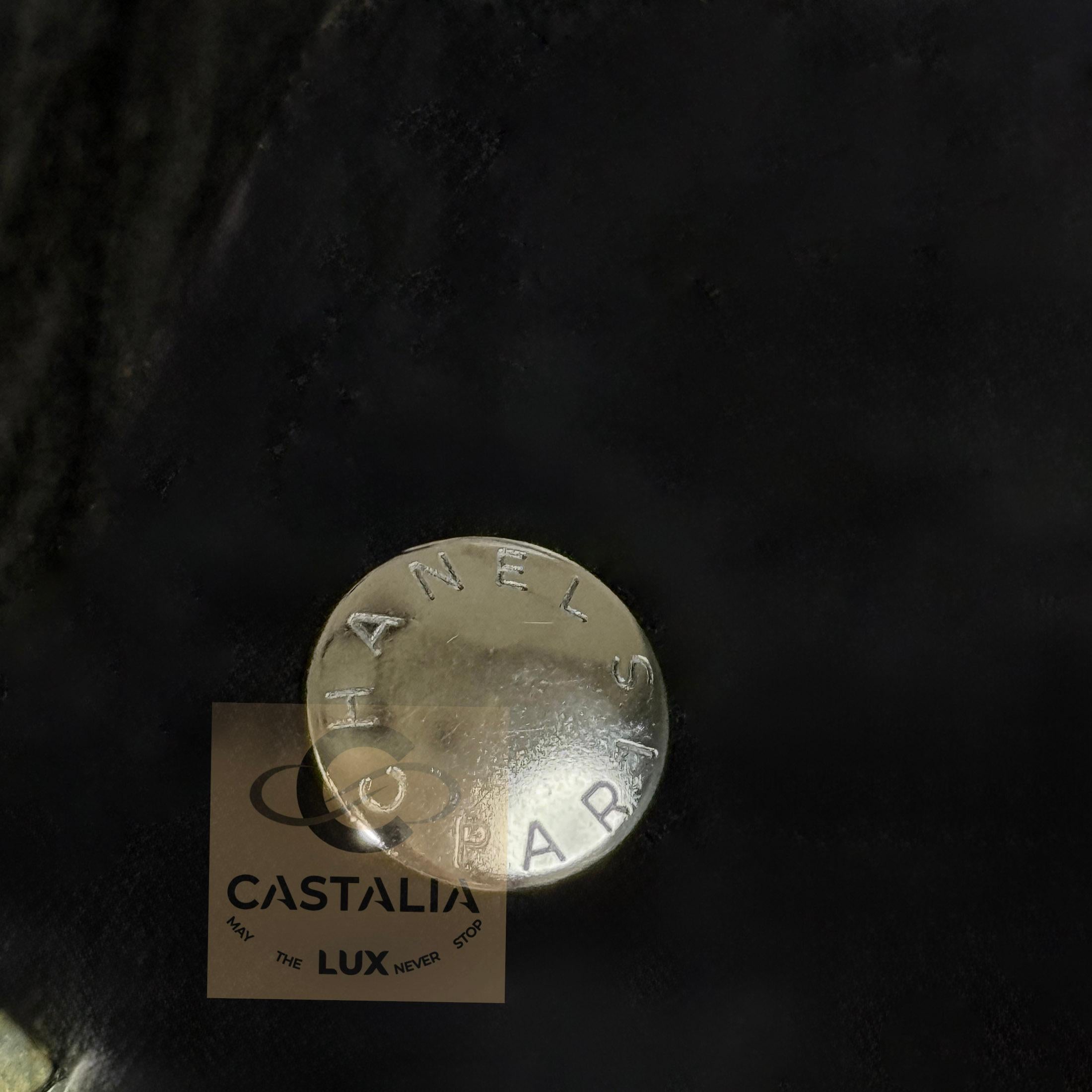 Chanel Super Rare Bikerjacke aus Samt mit Kettengürtel 40 FR im Angebot 4