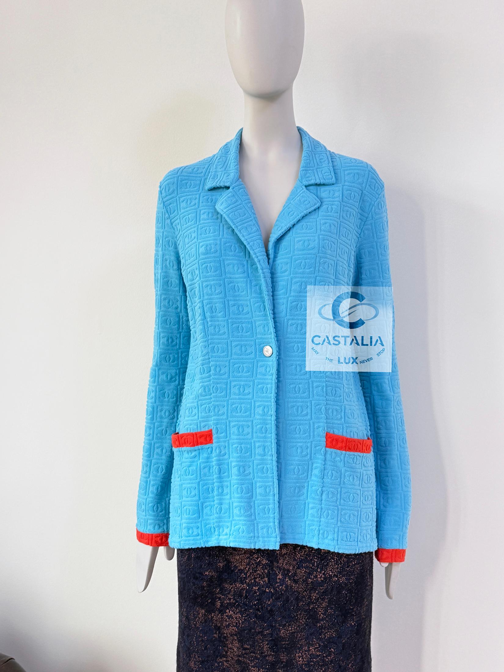 Chanel Super Seltene Vintage CC Logo Türkis-Jacke 40 FR mit Logo im Zustand „Hervorragend“ im Angebot in Dubai, AE