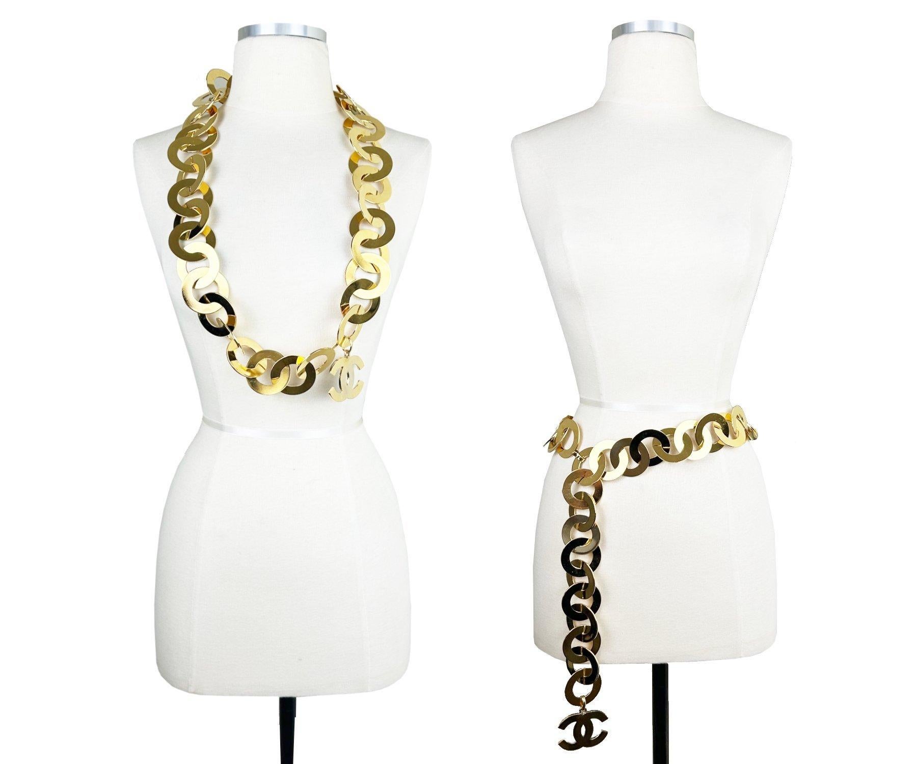 Chanel Super Rare Vintage Gold Plated Giant Ring Necklace Belt In Good Condition For Sale In Pasadena, CA