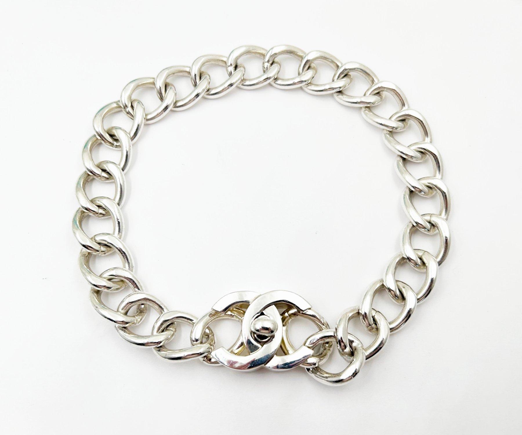 Chanel Super Rare Vintage Silver CC Turnlock Large Chain Choker Necklace

*Marked 95
*Made in France
*Comes with the original box

-It is approximately 16