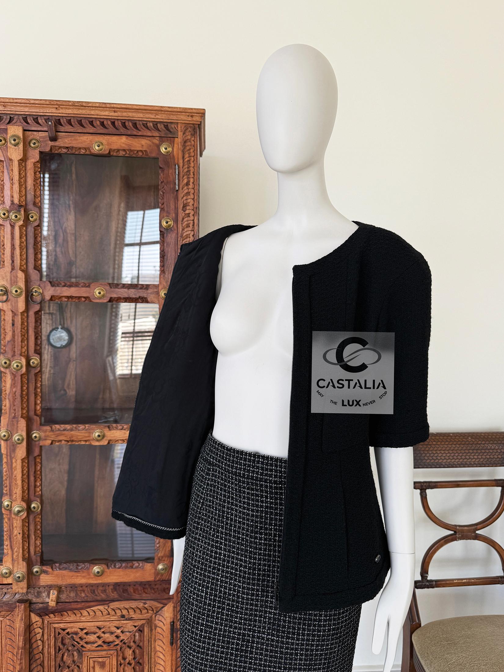 Chanel Supermarket Kollektion Schwarze Tweed-Jacke 38 FR 9