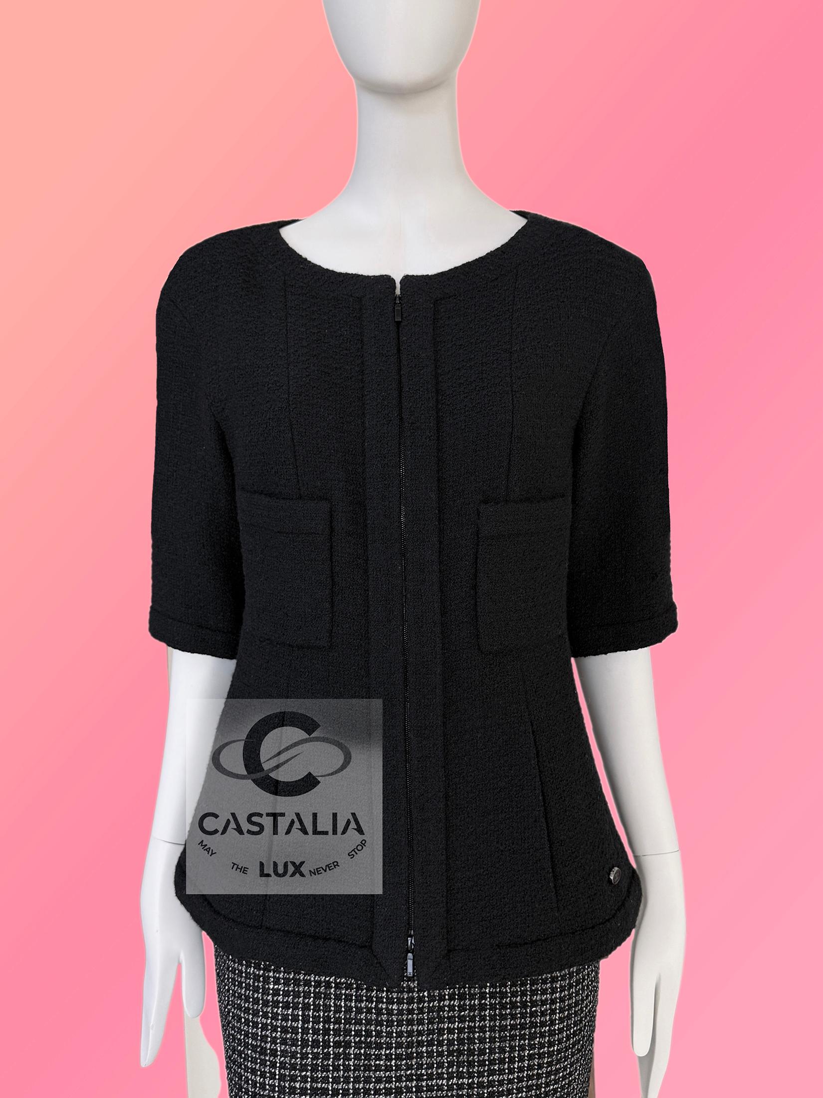 Femenino o masculino Chanel Colección Supermercado Chaqueta de tweed negra 38 FR en venta