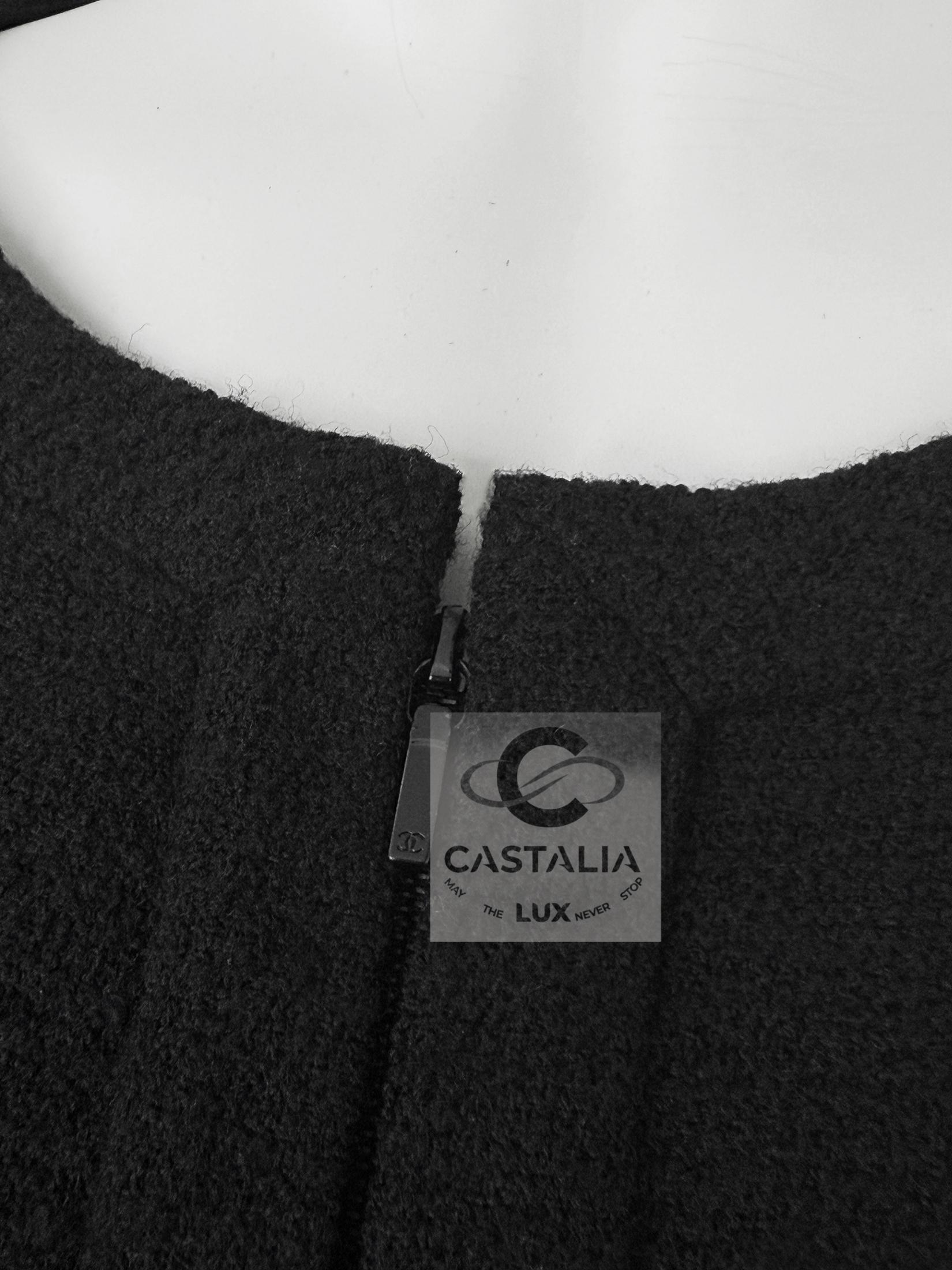 Chanel Supermercado Pasarela Chaqueta de tweed negro 38 FR en venta 3
