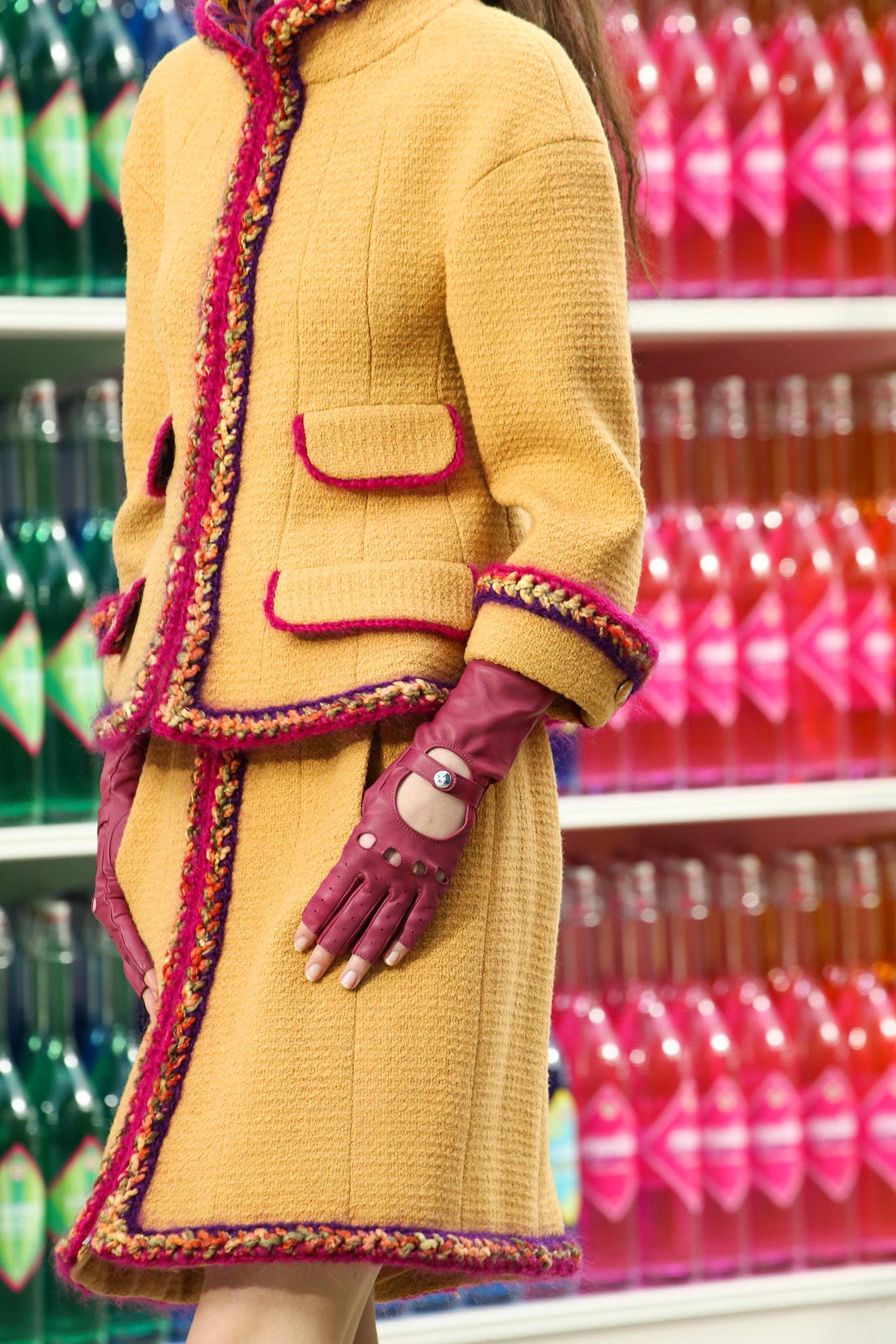 Pasarela Supermercado CHANEL  Chaqueta de tweed mostaza 36 FR Marrón en venta