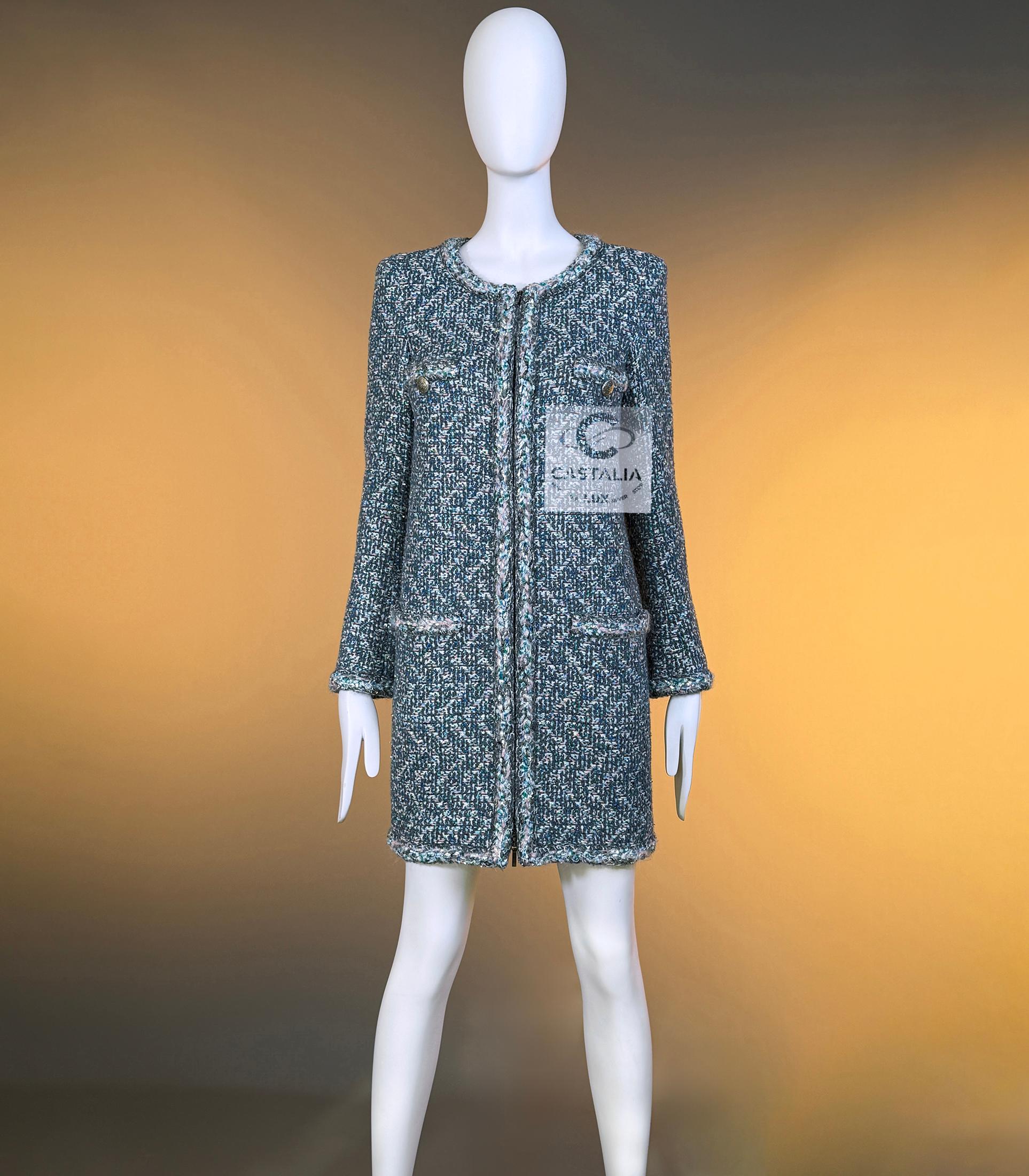 CHANEL Supermarkt Runway Shimmer Tweed Mantel 36 FR für Damen oder Herren im Angebot