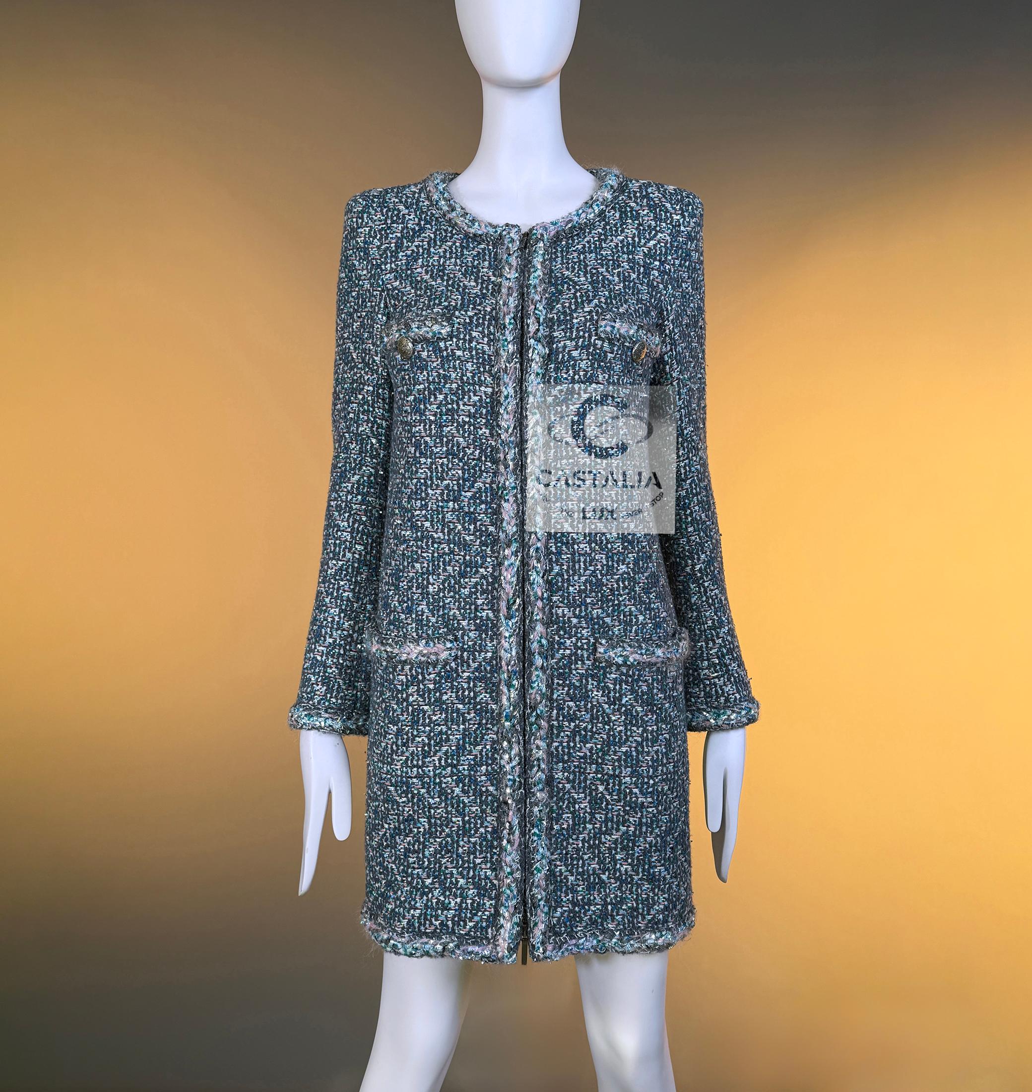 CHANEL Supermarkt Runway Shimmer Tweed Mantel 36 FR im Angebot 1