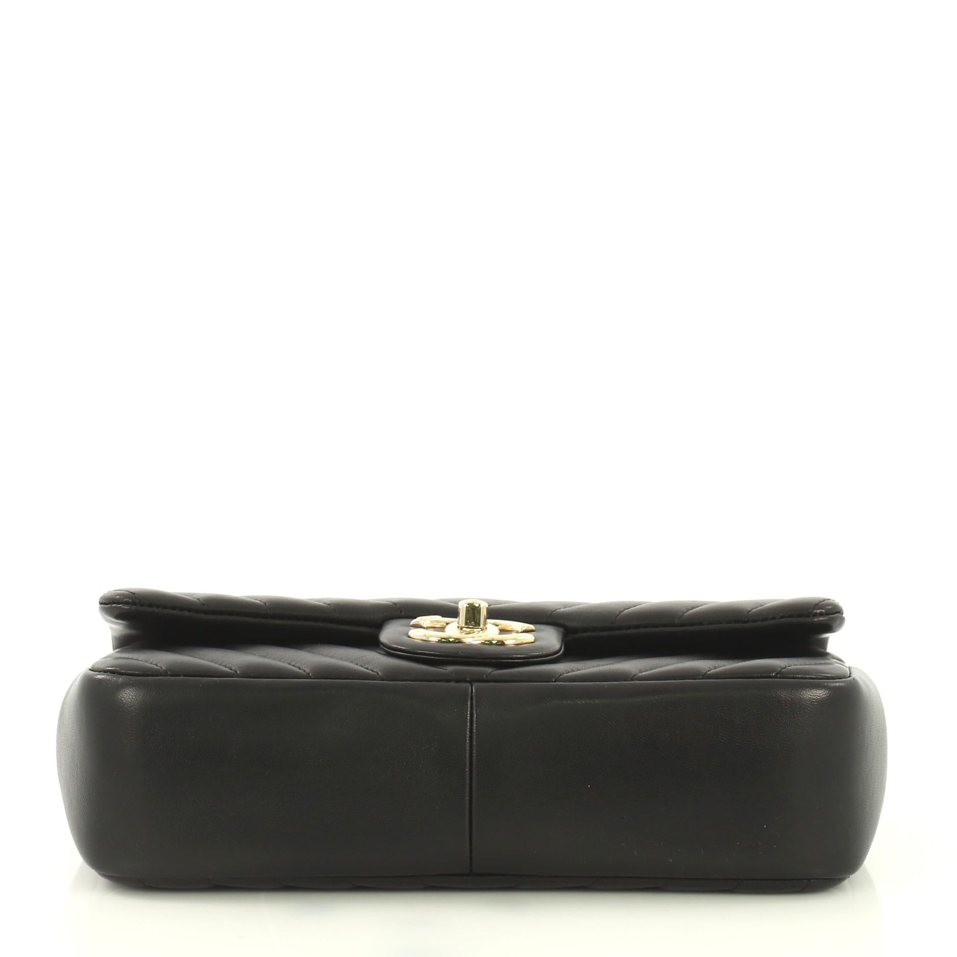 chanel surpique bag