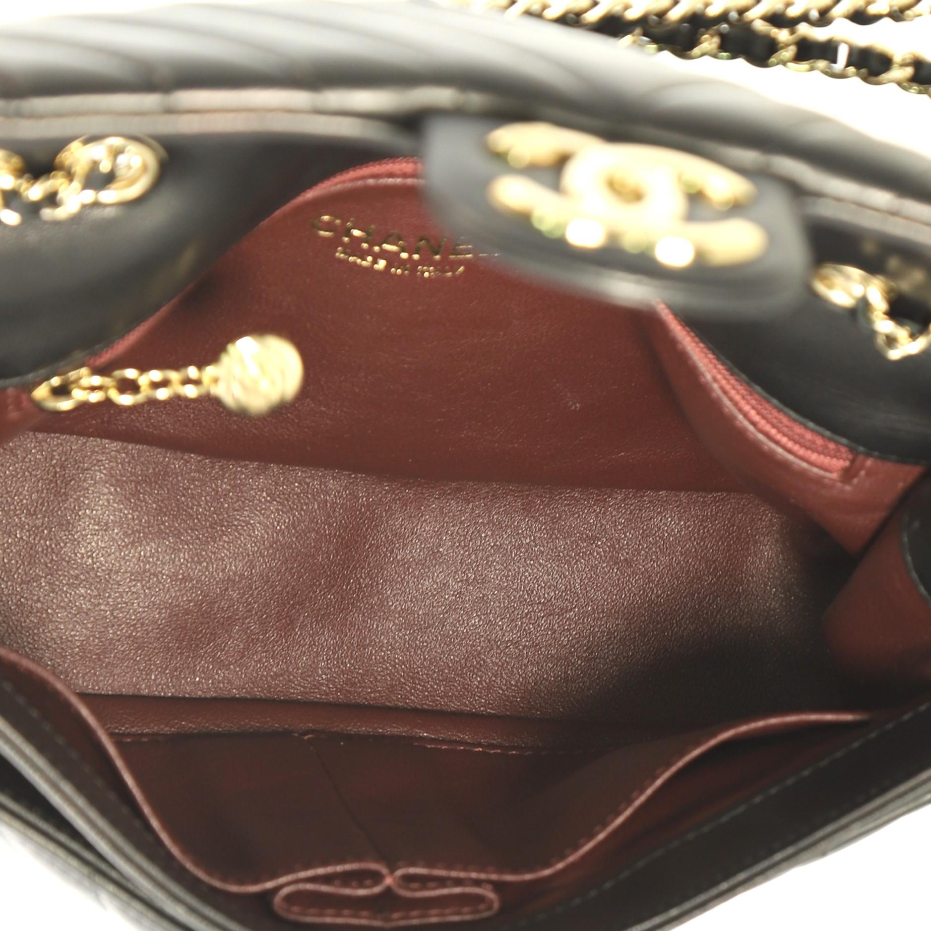 Chanel Surpique CC Flap Bag Chevron Lambskin Medium In Good Condition In NY, NY