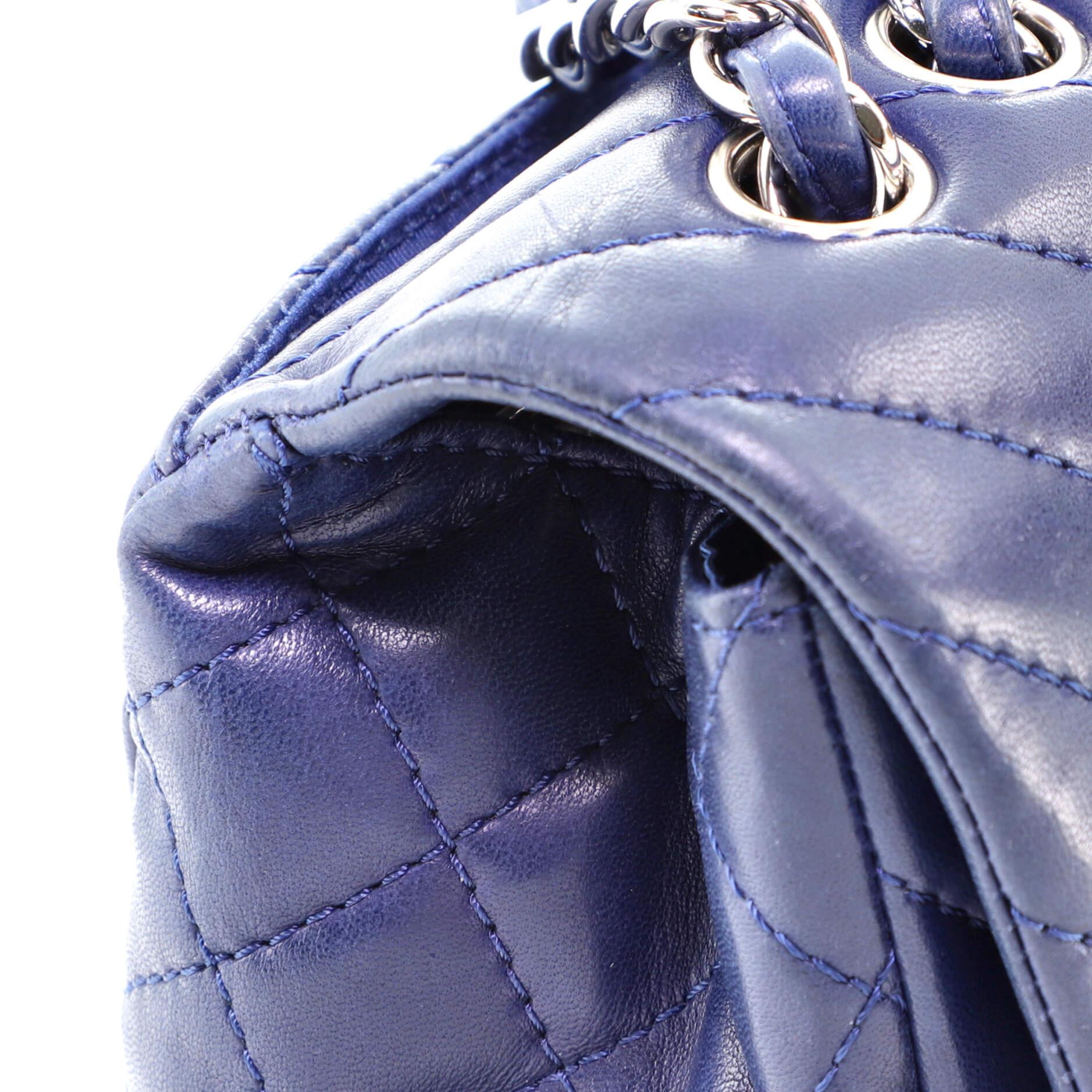 Chanel Surpique Chevron CC Klappentasche aus gestepptem Lammfell groß 1