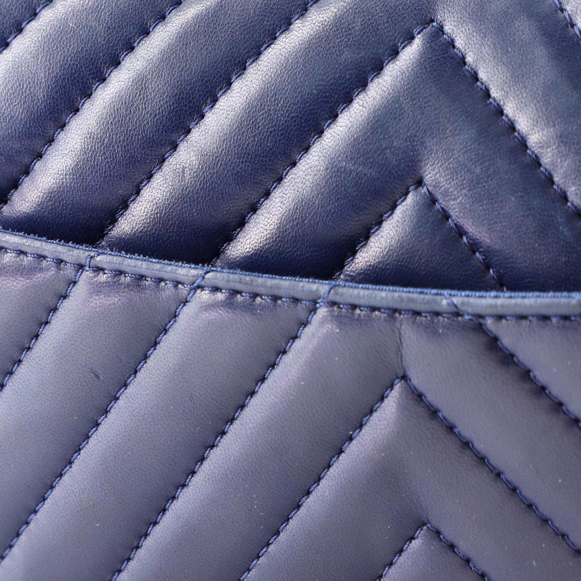 Chanel Surpique Chevron CC Klappentasche aus gestepptem Lammfell groß 3