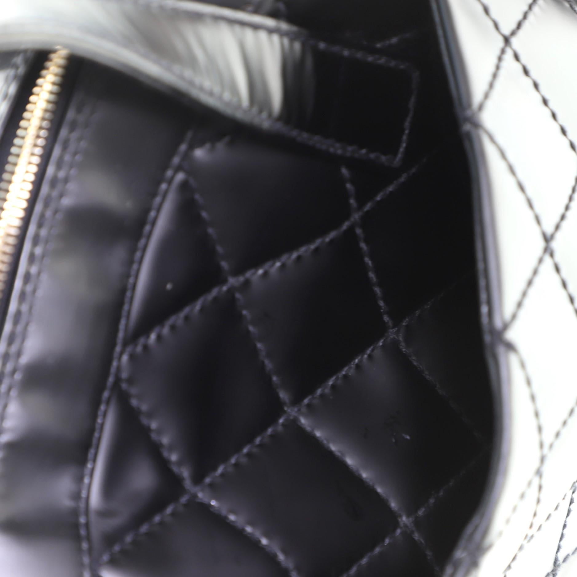 Chanel Surpique Umhängetasche aus gestepptem Leder mit Reißverschluss Medium 3