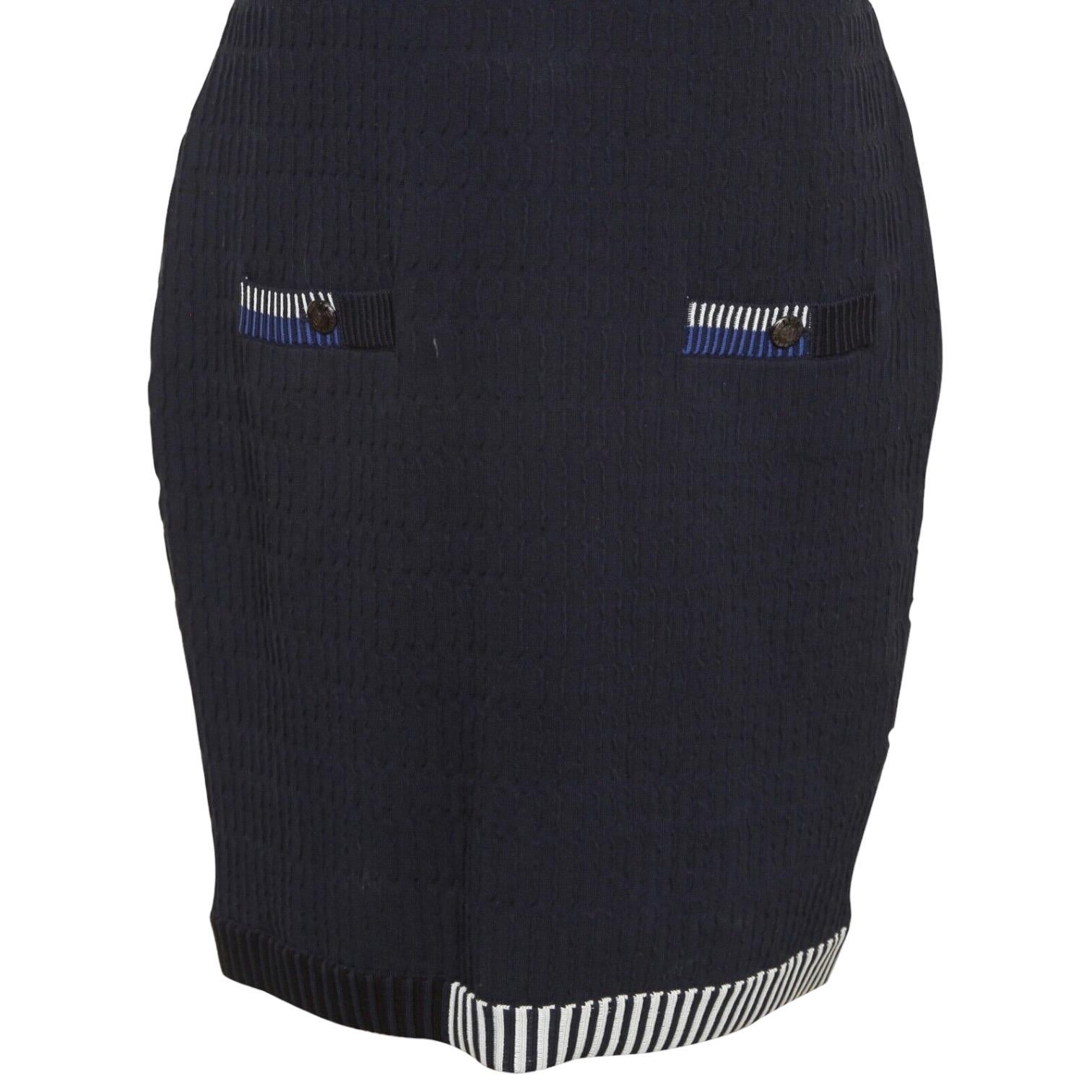 CHANEL Sweater Knit Dress Navy Blue White Short Sleeve Sz 42 In Good Condition In Hollywood, FL