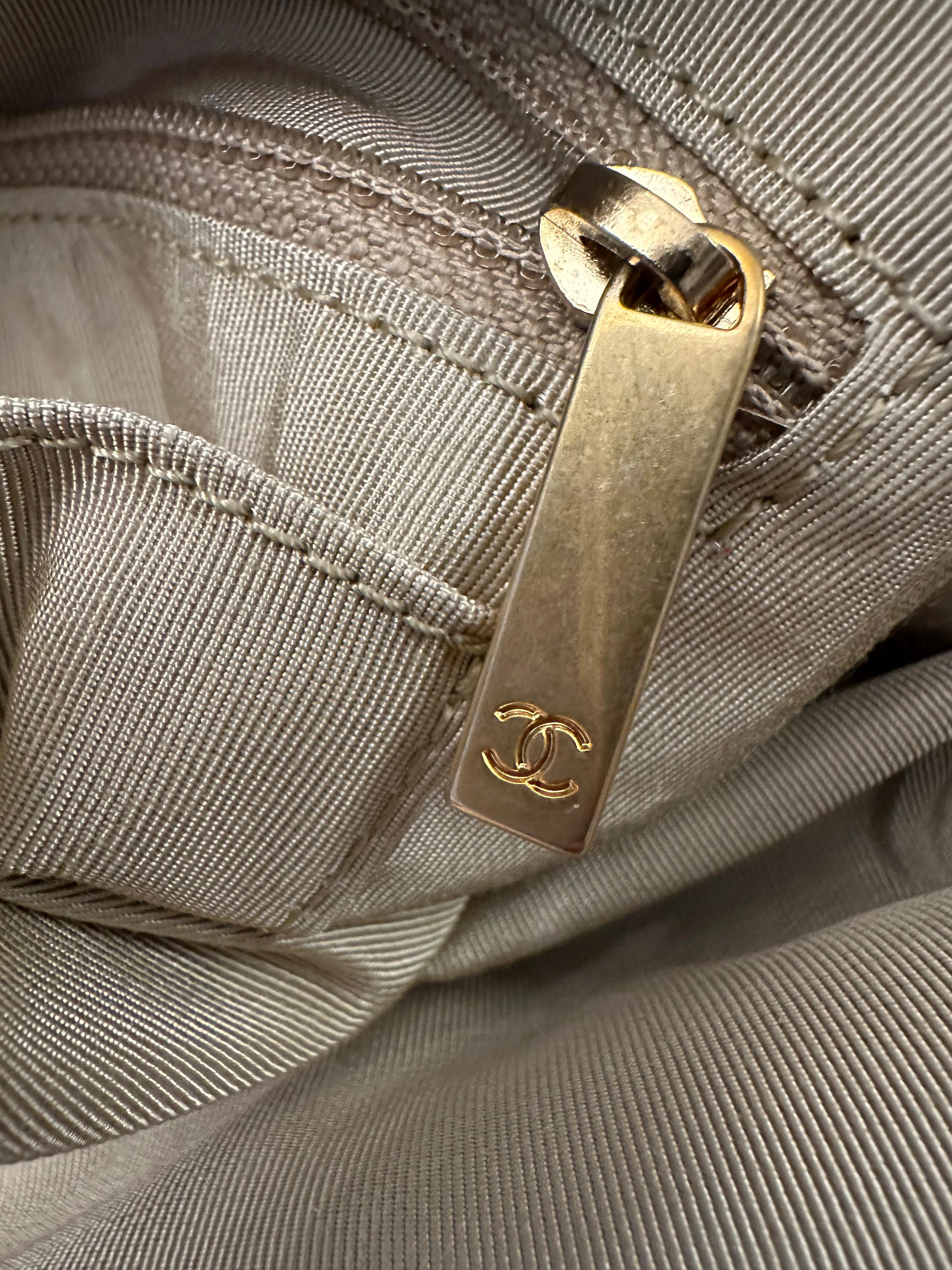 Black Chanel Tabatière Kisslock Fold Over Houndstooth Tweed Bag