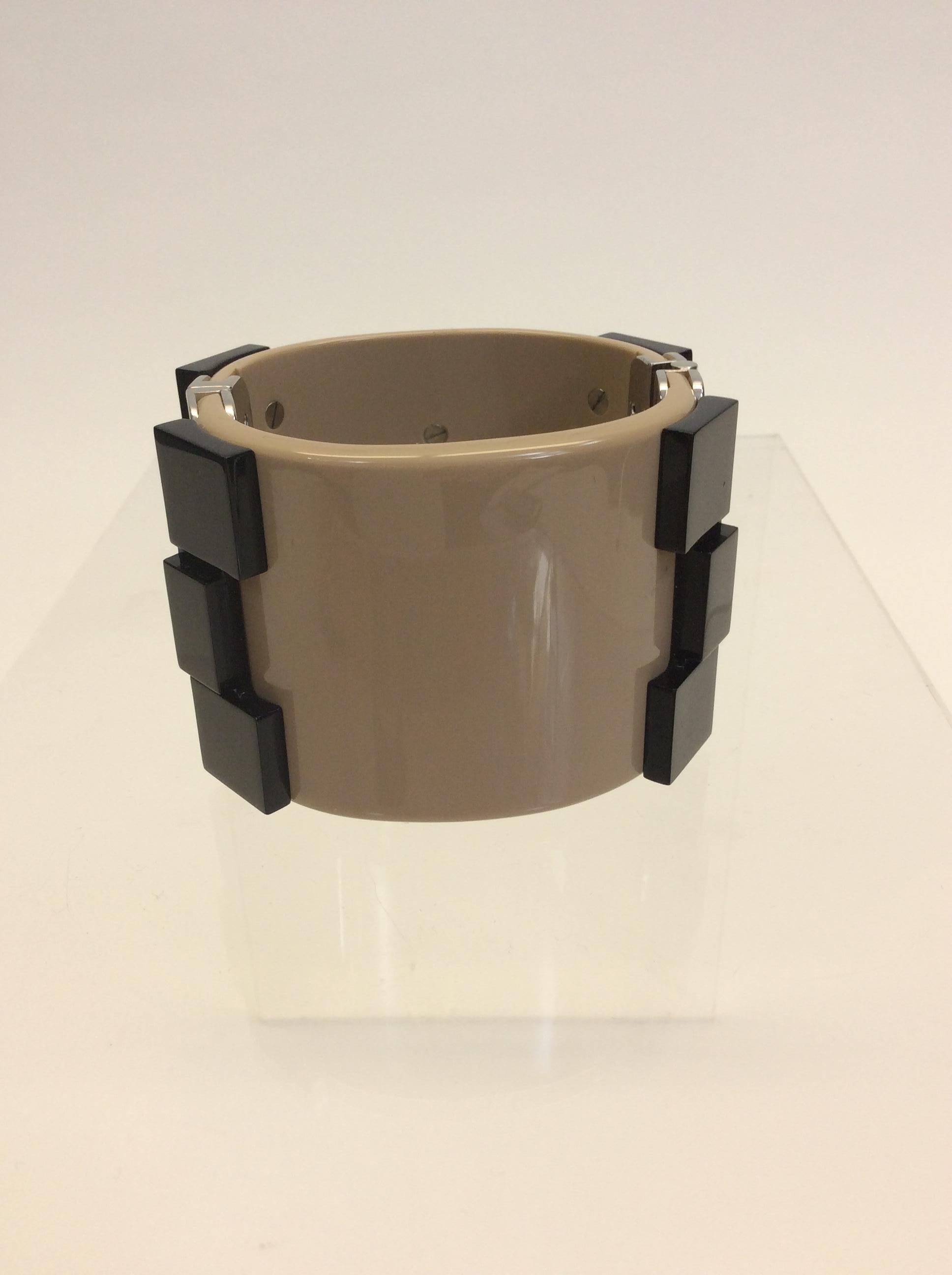 Chanel Tan and Black Lucite Cuff In Good Condition For Sale In Narberth, PA