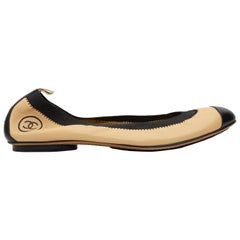 Chanel Tan & Schwarz Cap-Toe Ballet Flats